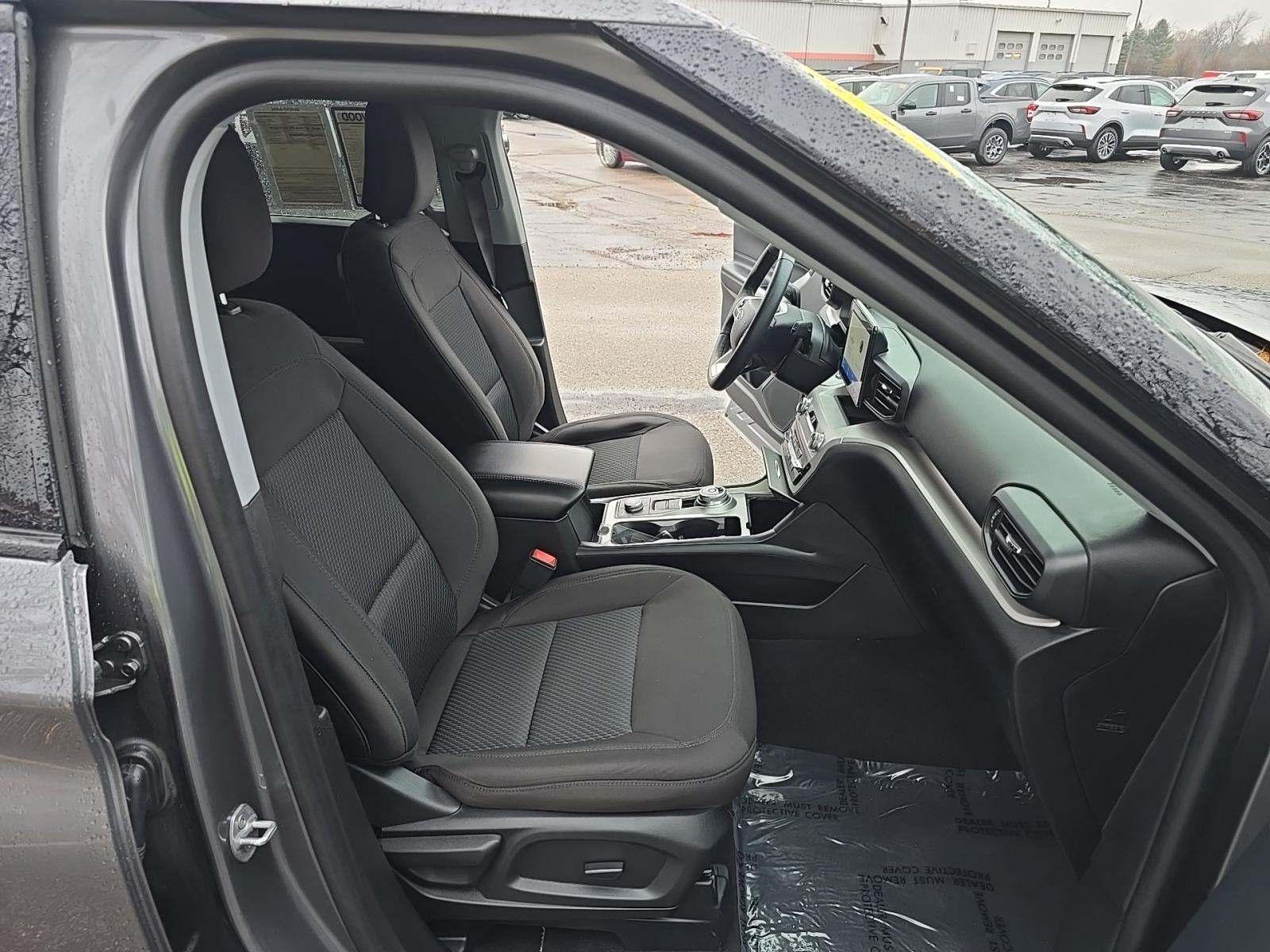 2023 Ford Explorer XLT AWD