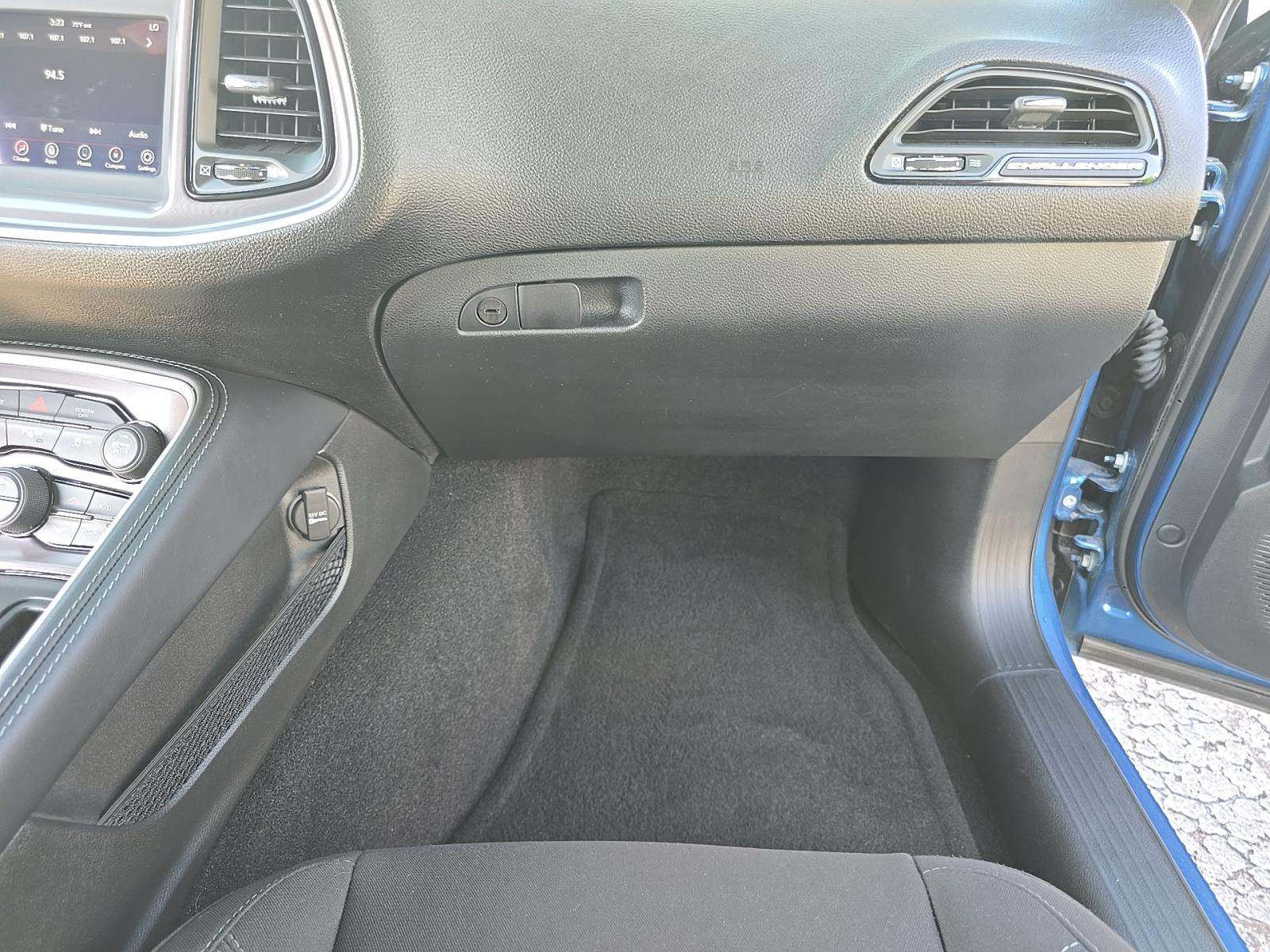 2022 Dodge Challenger SXT RWD