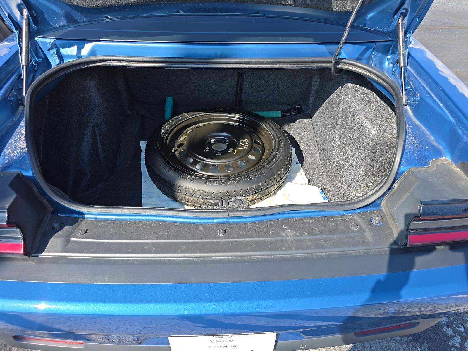 2022 Dodge Challenger SXT RWD