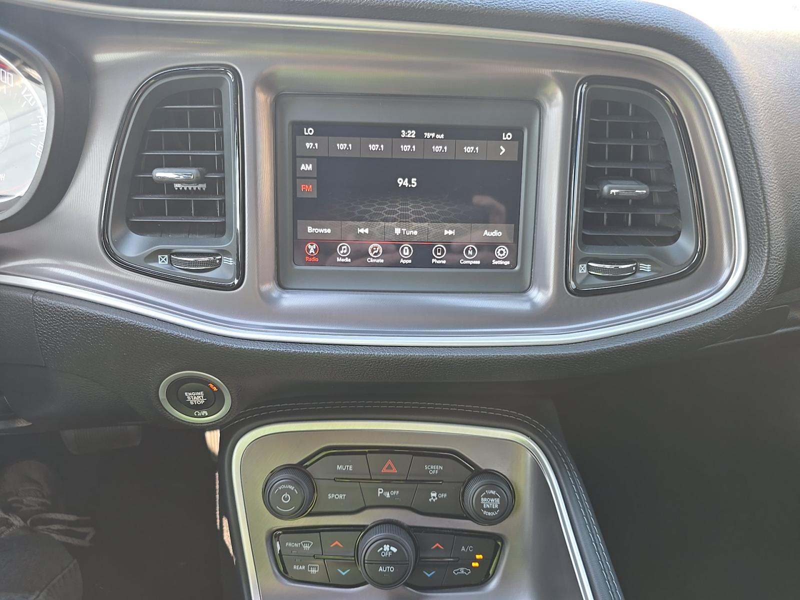 2022 Dodge Challenger SXT RWD