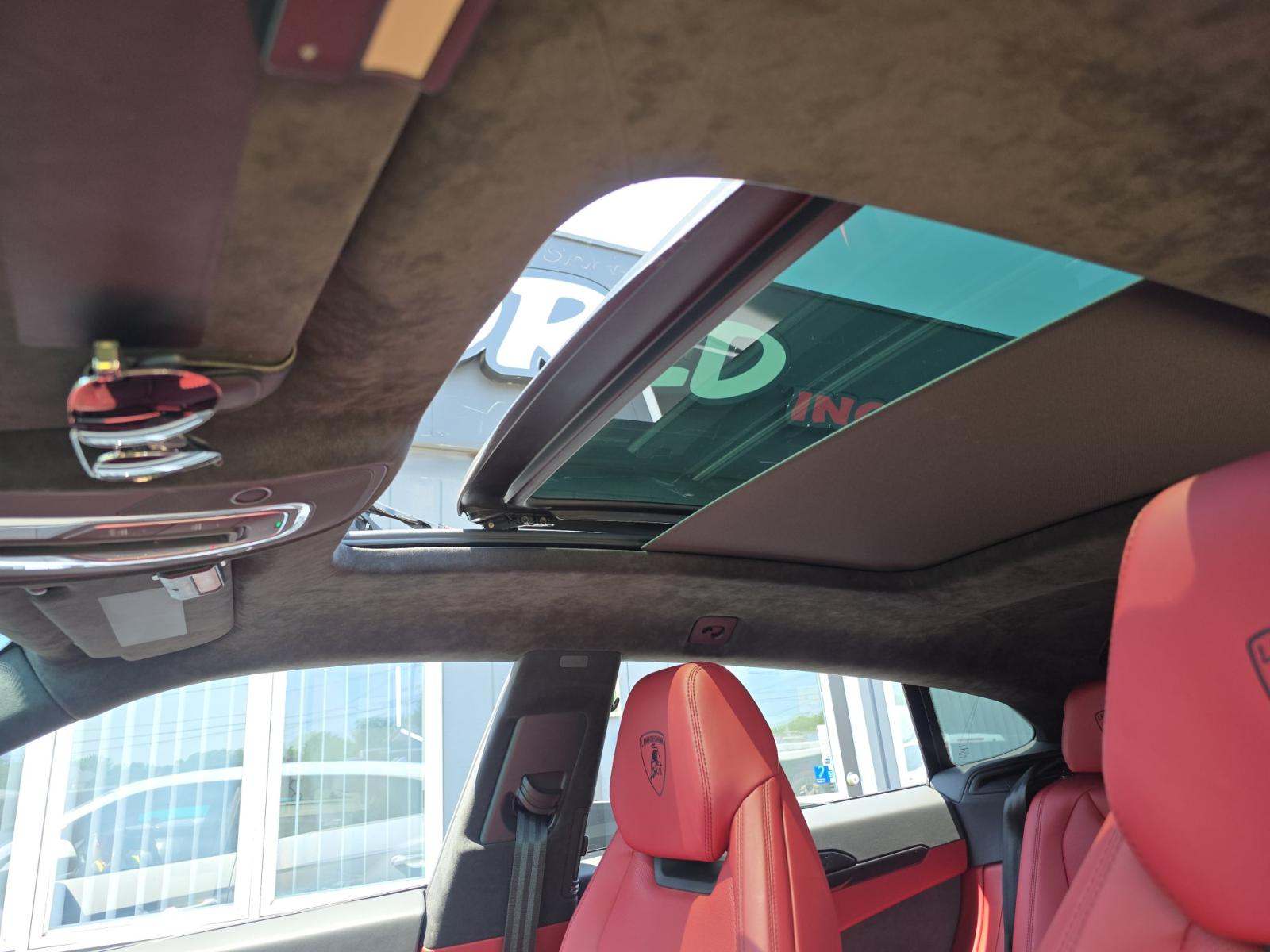 2021 Lamborghini Urus Base AWD