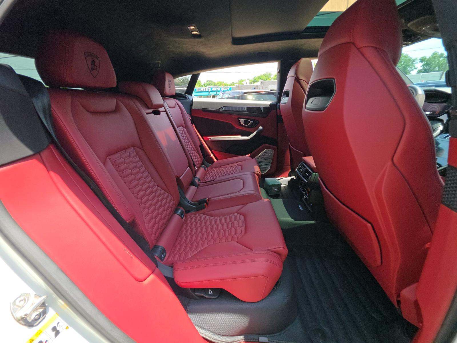2021 Lamborghini Urus Base AWD