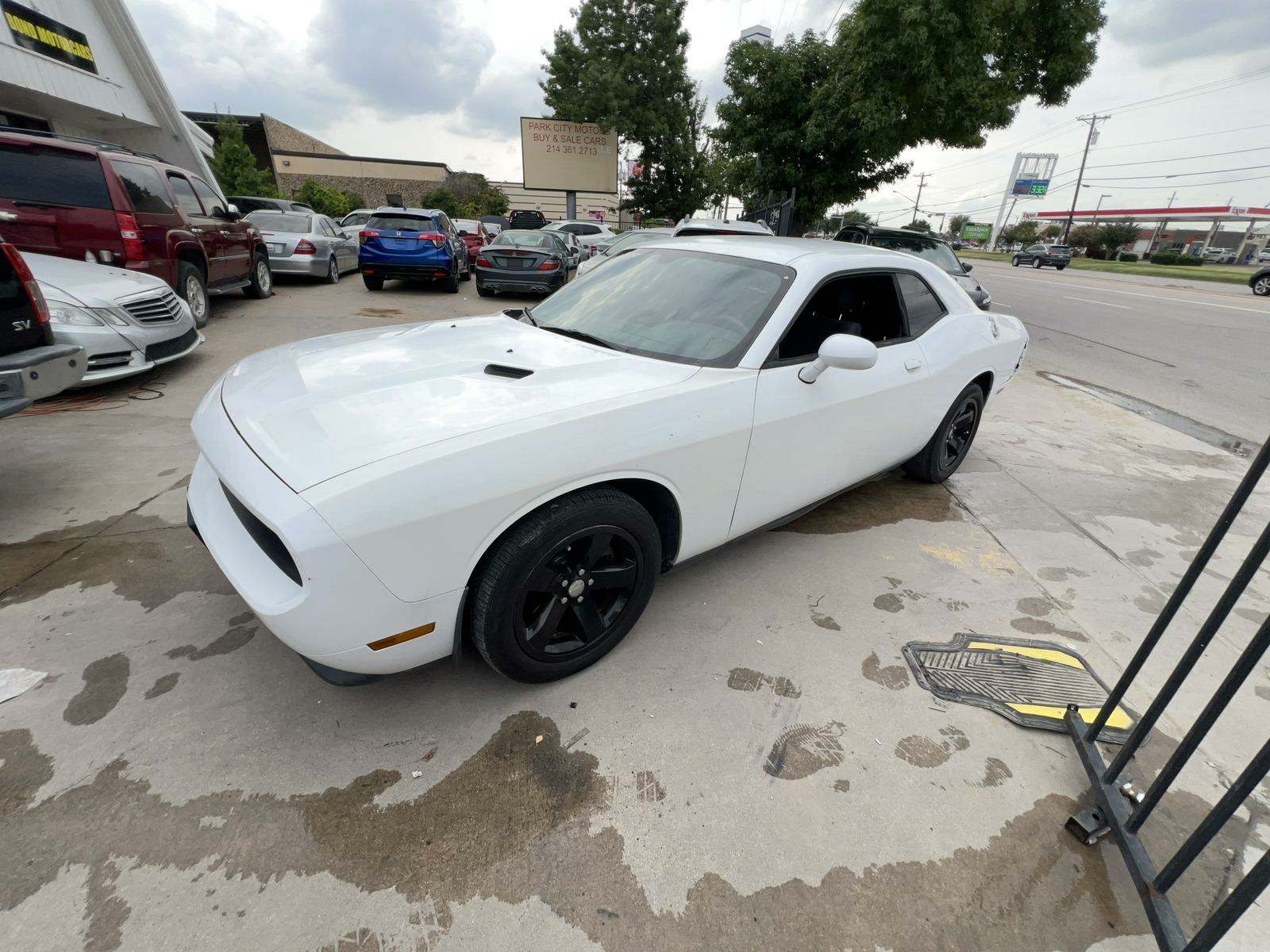 2013 Dodge Challenger SXT RWD