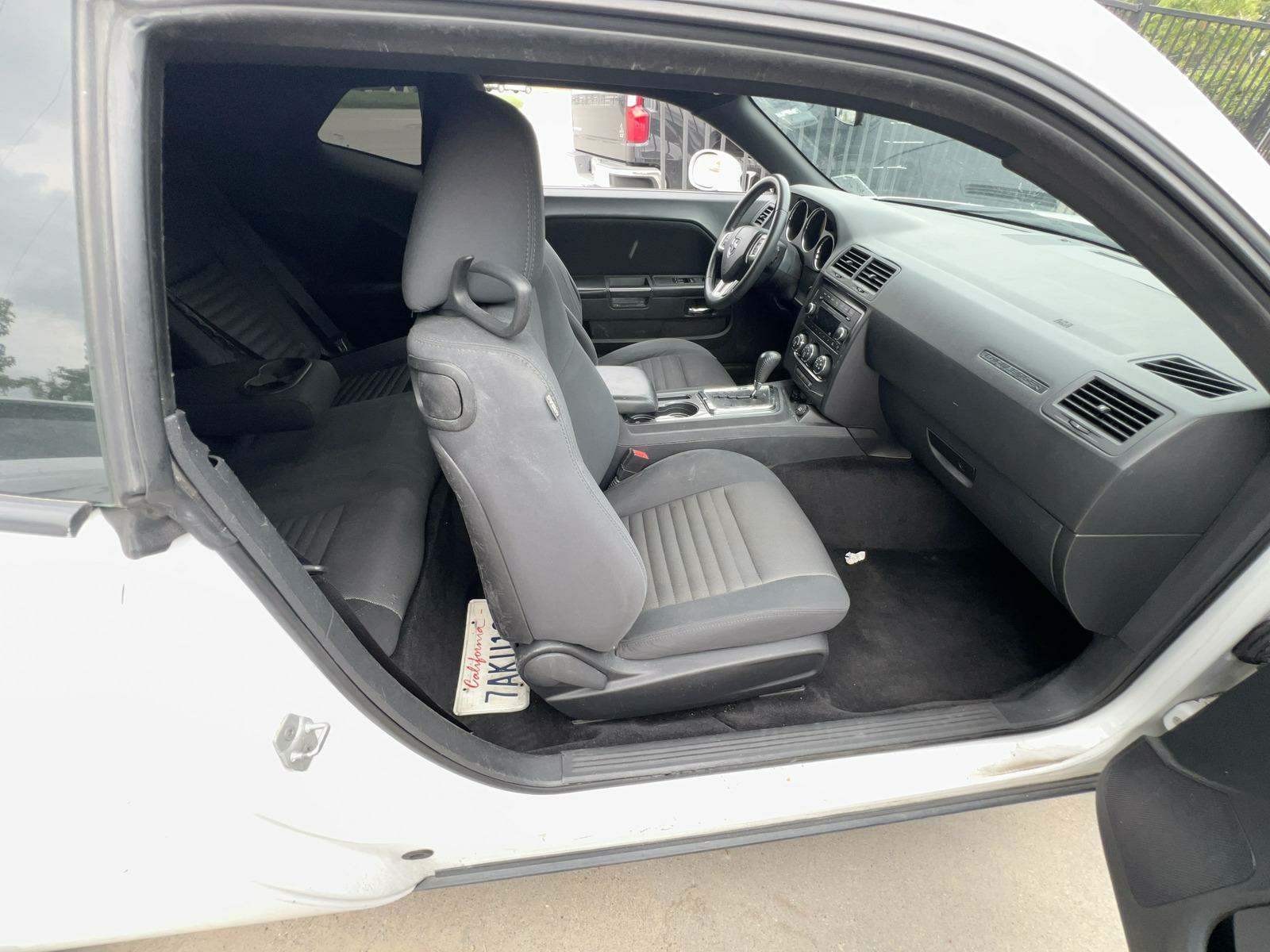 2013 Dodge Challenger SXT RWD