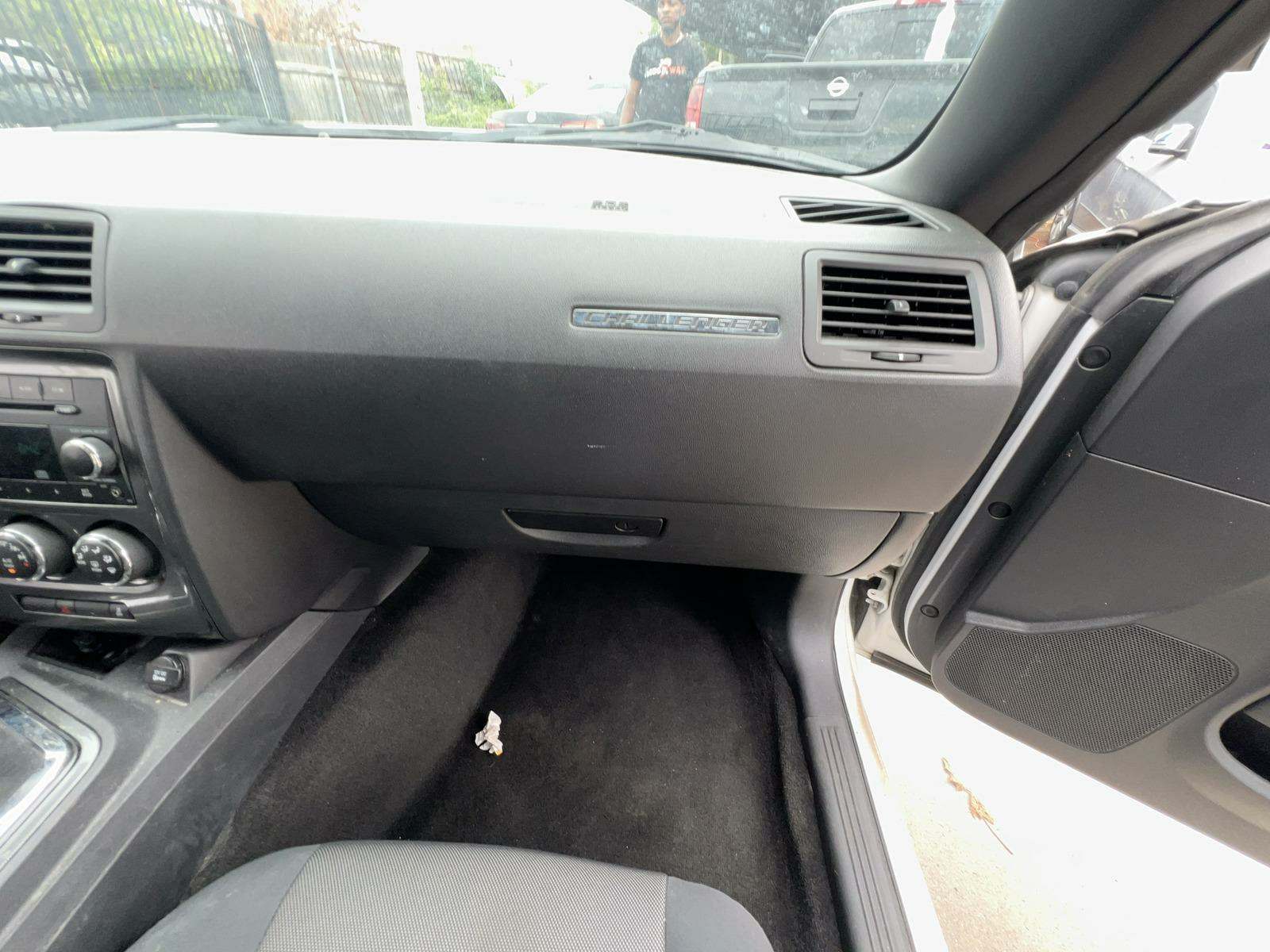 2013 Dodge Challenger SXT RWD