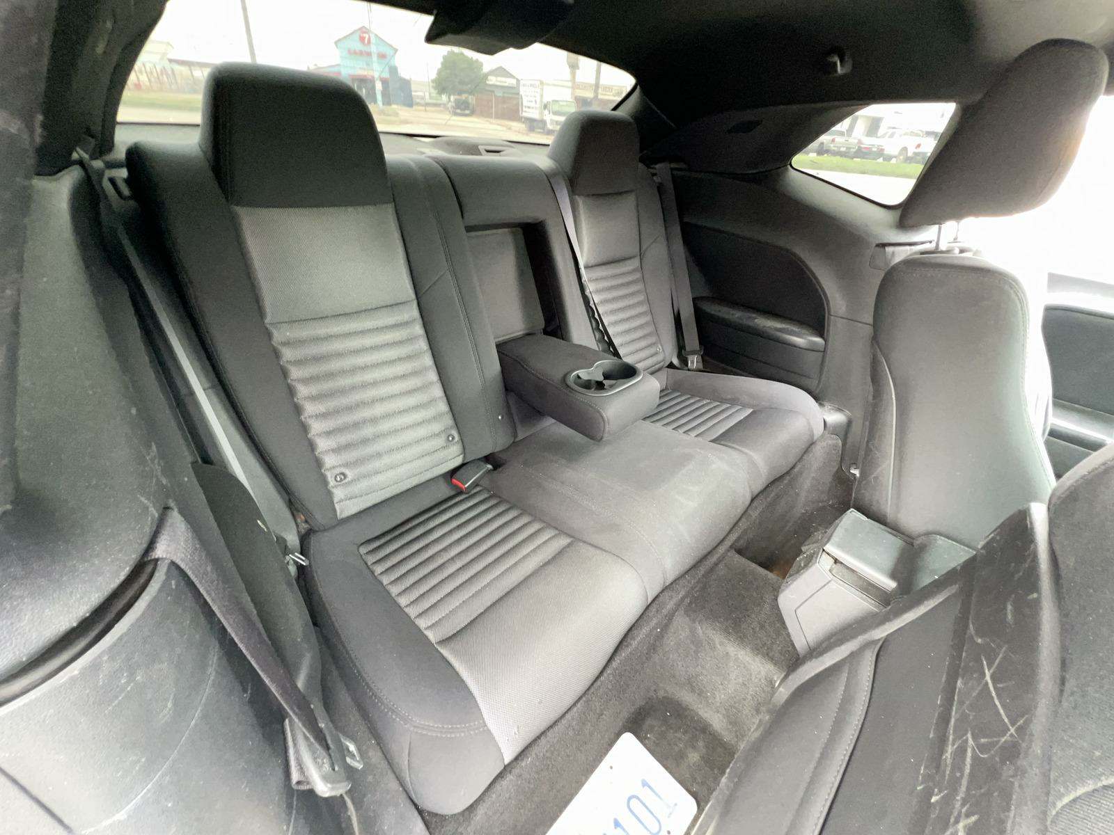 2013 Dodge Challenger SXT RWD