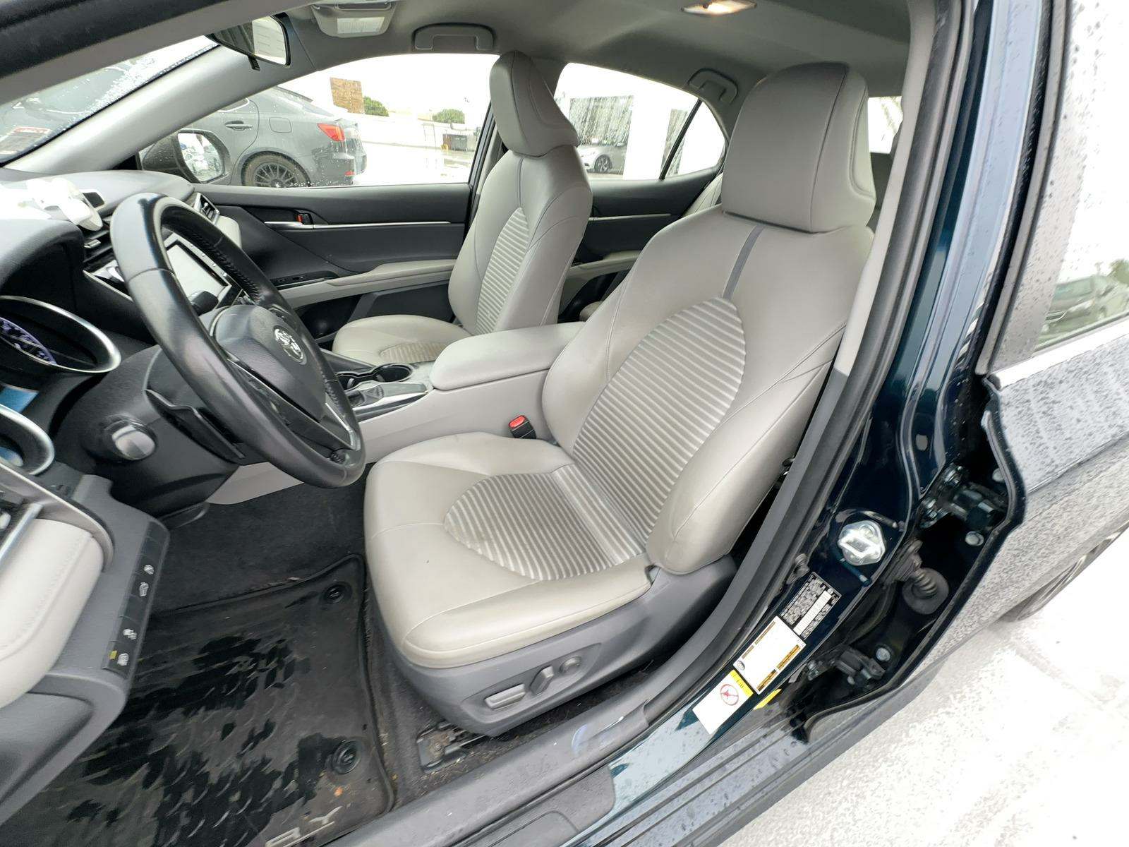 2018 Toyota Camry SE FWD