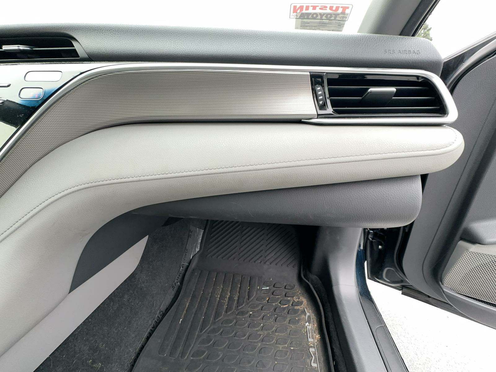 2018 Toyota Camry SE FWD