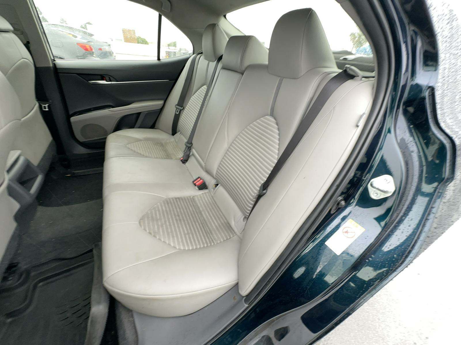 2018 Toyota Camry SE FWD