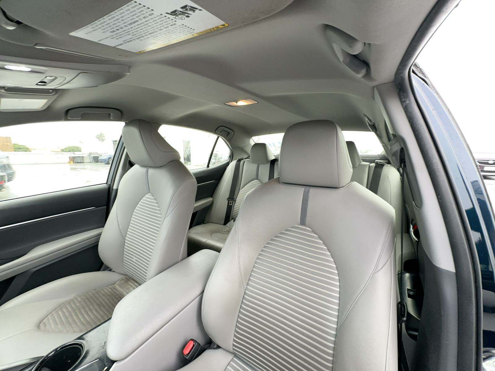 2018 Toyota Camry SE FWD