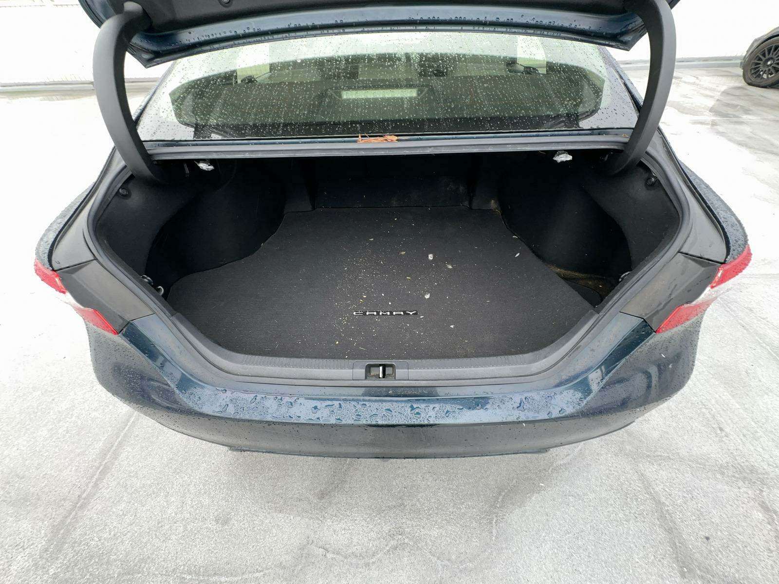 2018 Toyota Camry SE FWD