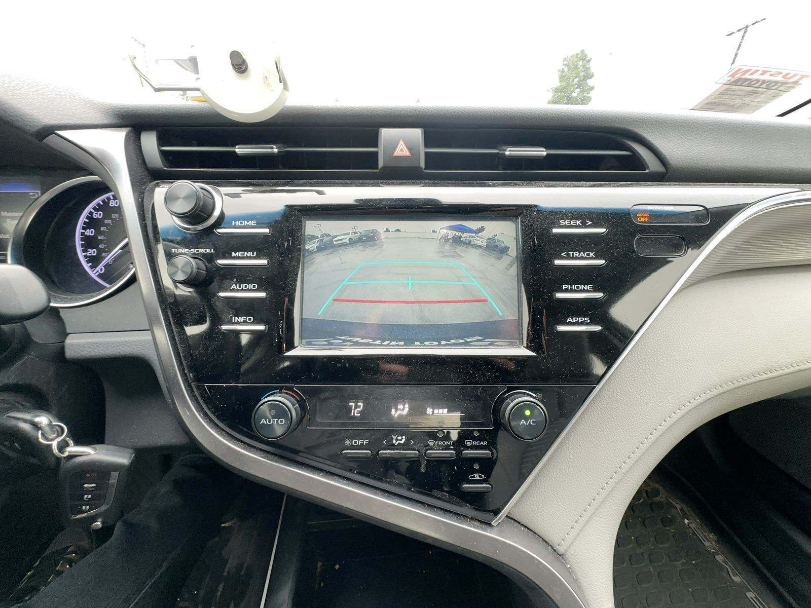 2018 Toyota Camry SE FWD