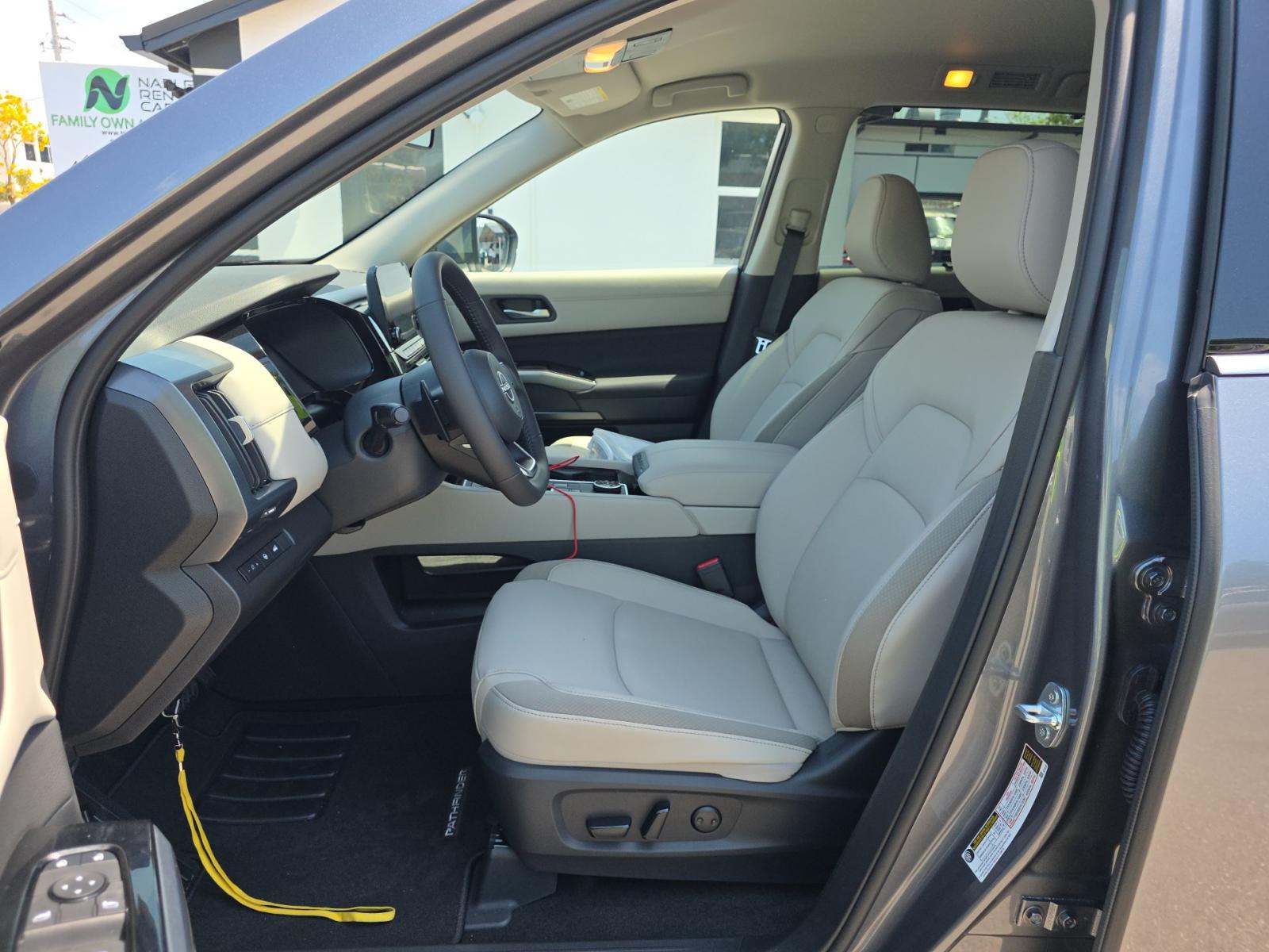 2025 Nissan Pathfinder SL AWD