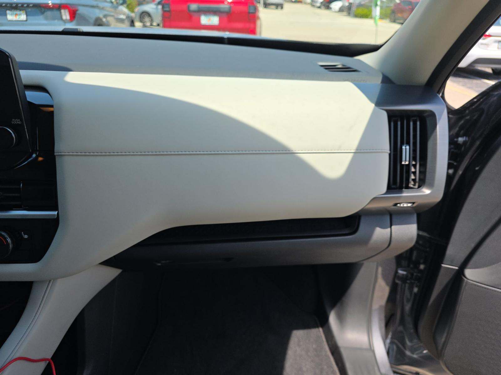 2025 Nissan Pathfinder SL AWD