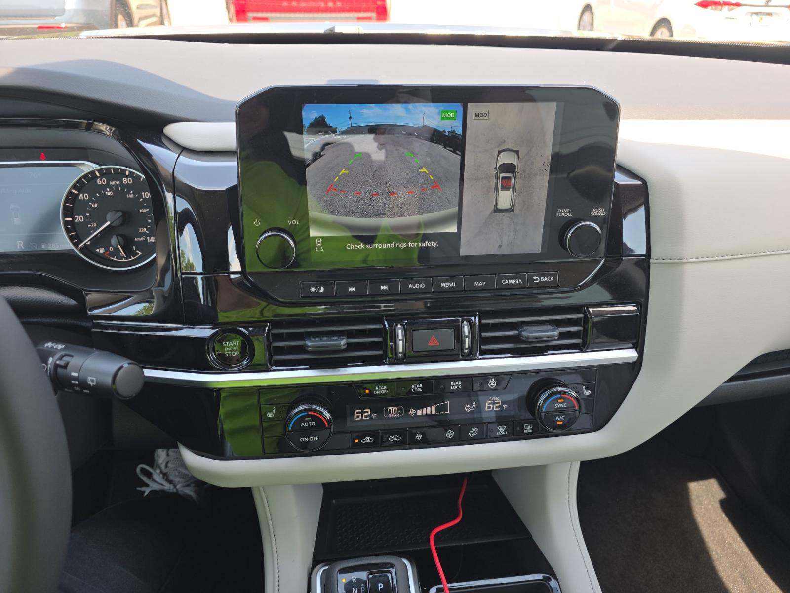 2025 Nissan Pathfinder SL AWD