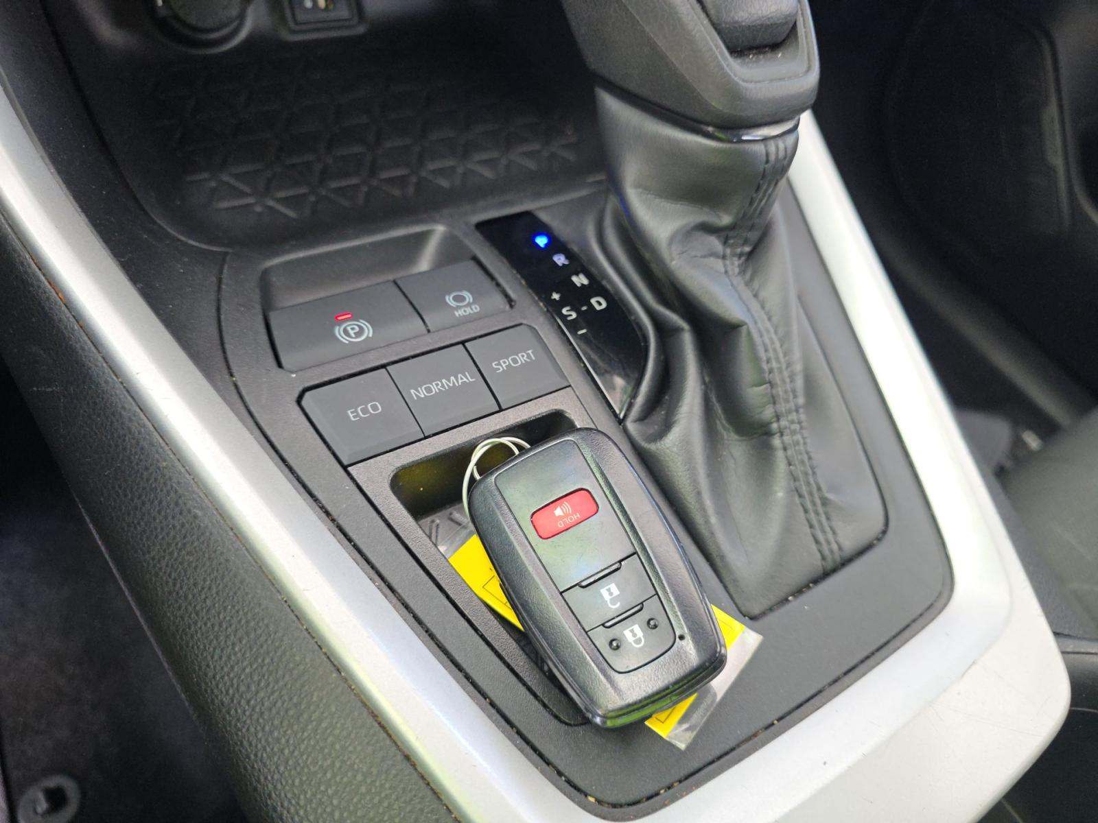 2024 Toyota RAV4 XLE FWD