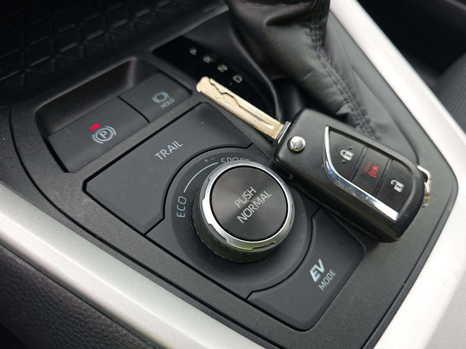 2025 Toyota RAV4 Hybrid LE AWD