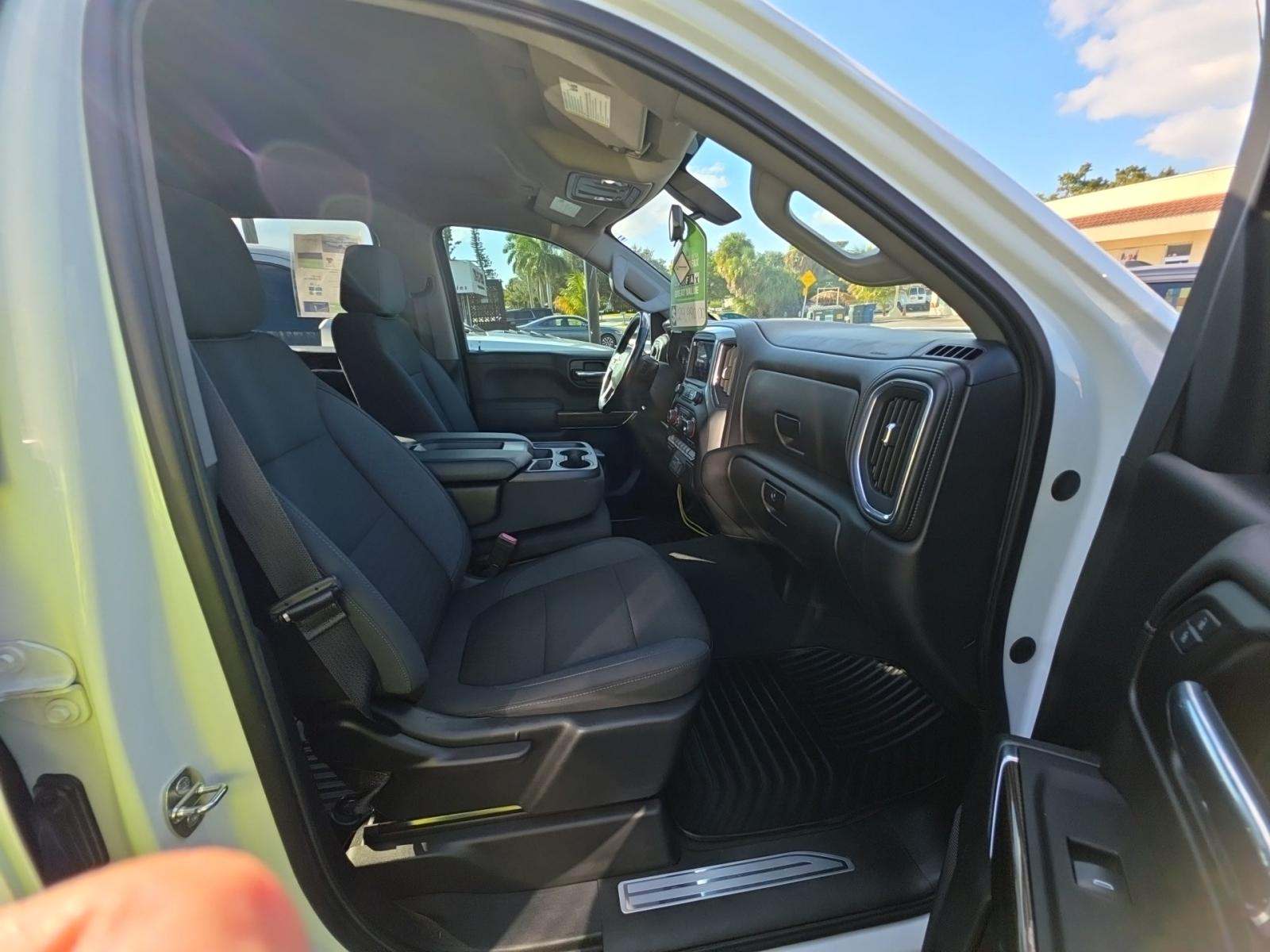 2022 Chevrolet Silverado 1500 LT AWD