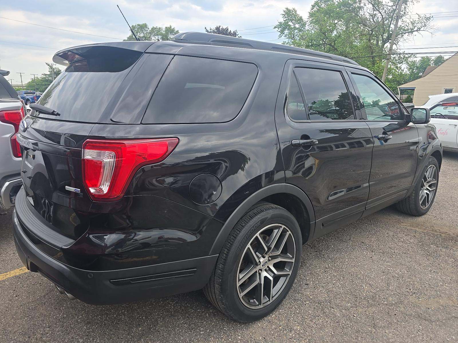 FORD EXPLORER - 3