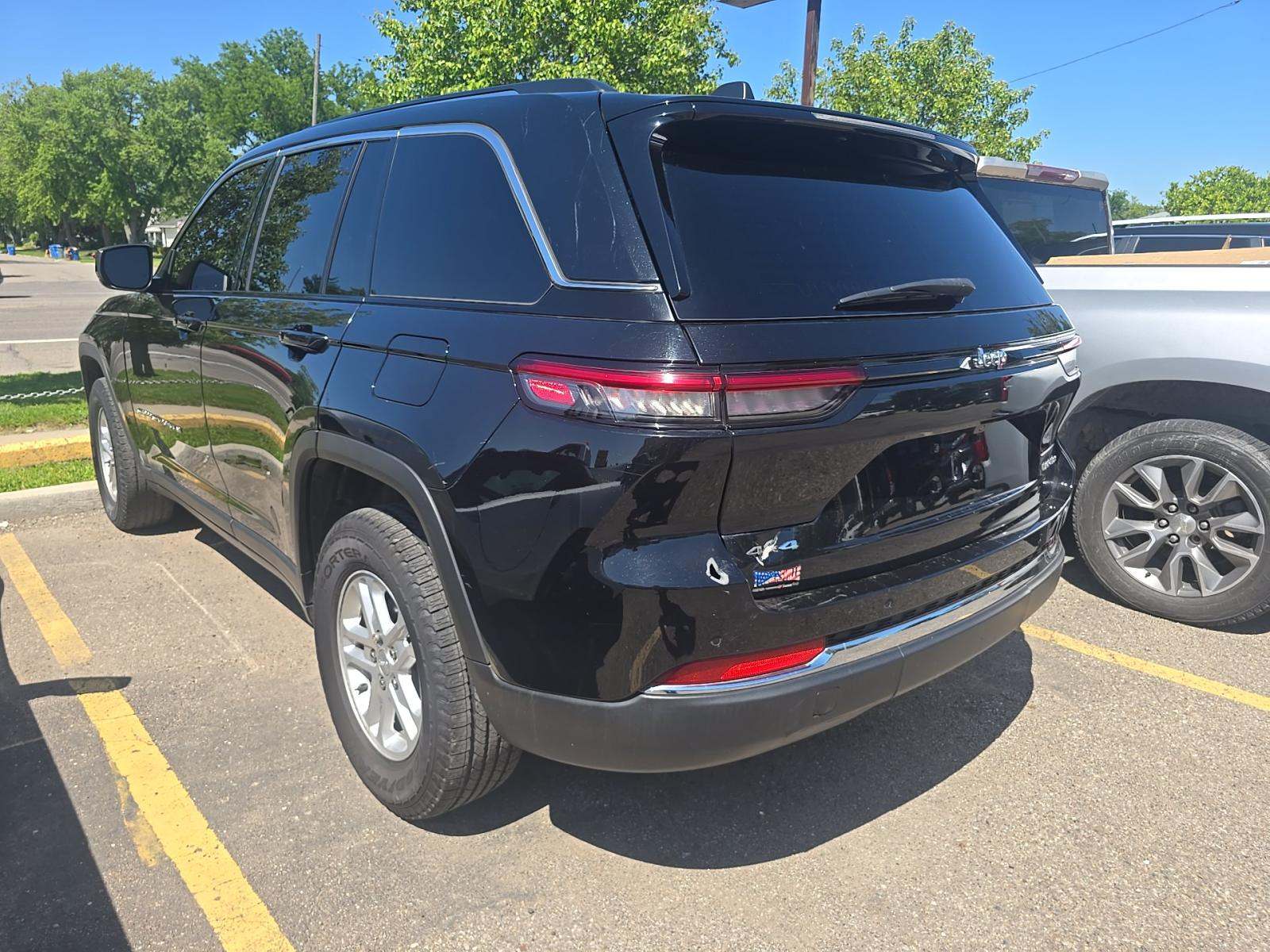 2023 Jeep Grand Cherokee Laredo AWD