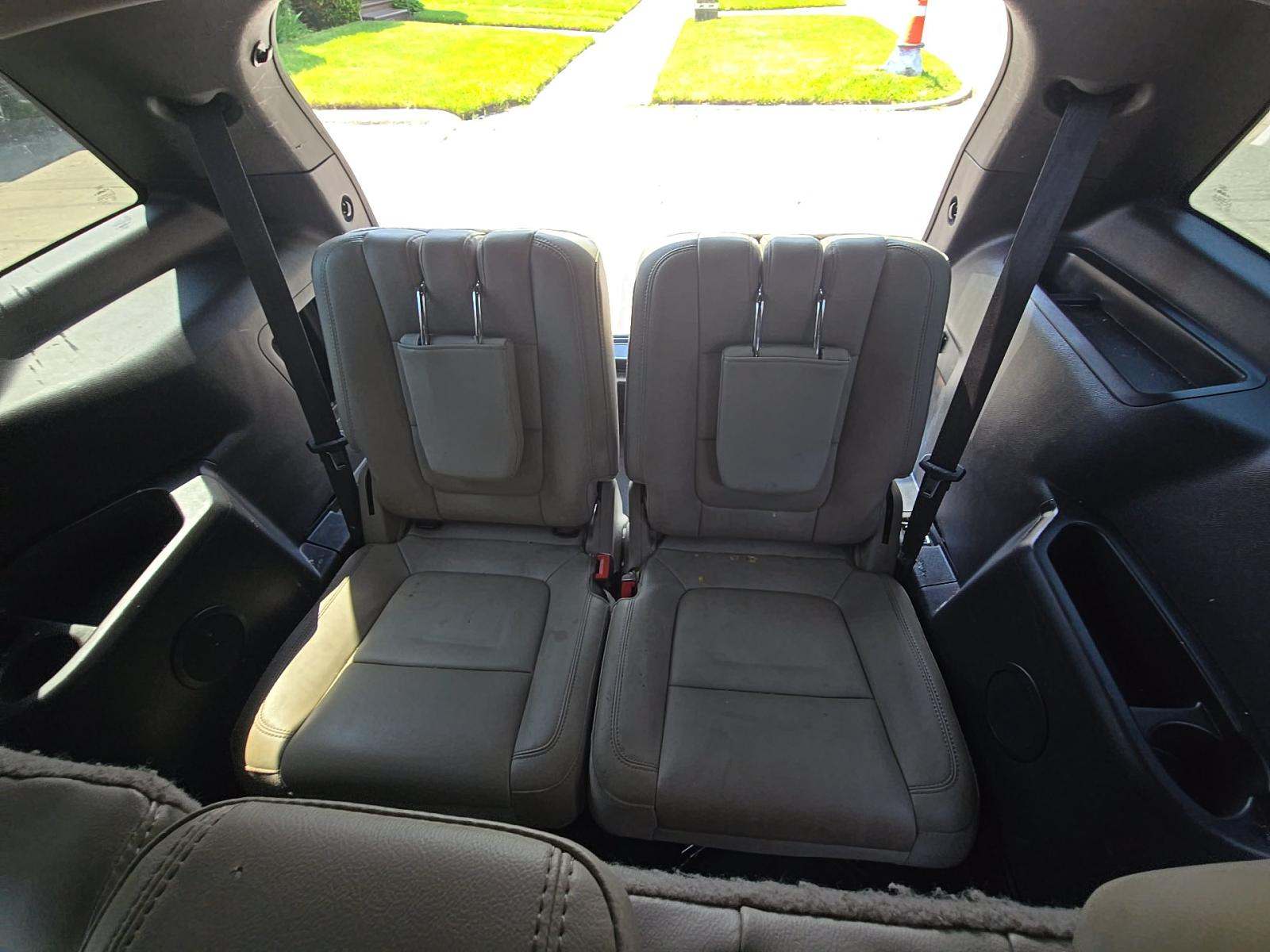 FORD EXPLORER - 10