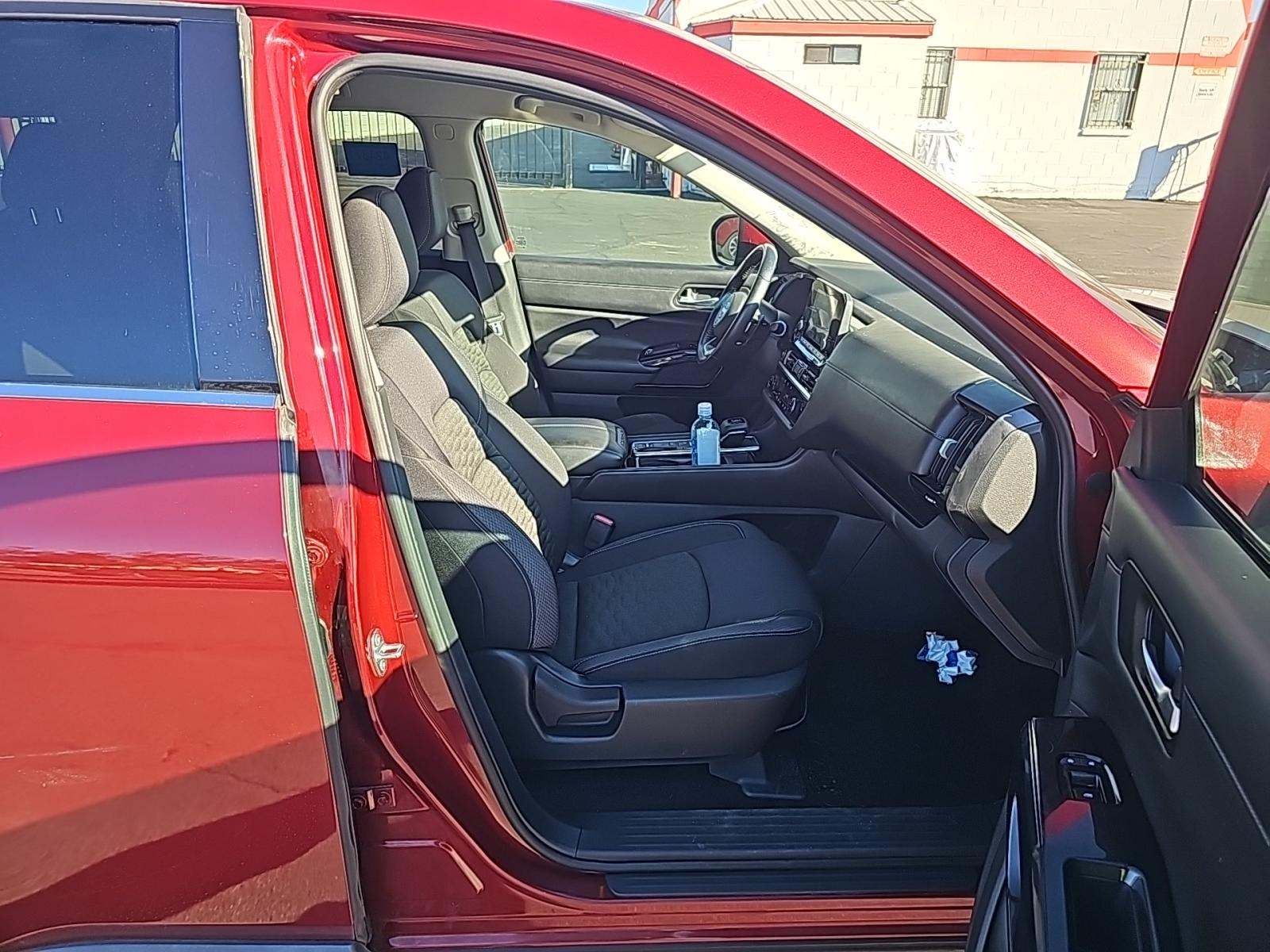 2022 Nissan Pathfinder SV FWD