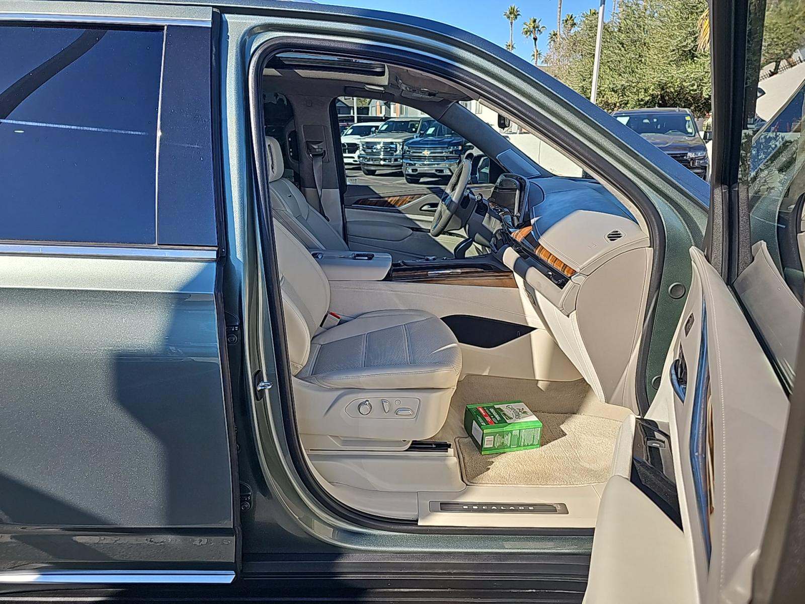 2024 Cadillac Escalade Premium Luxury Platinum AWD