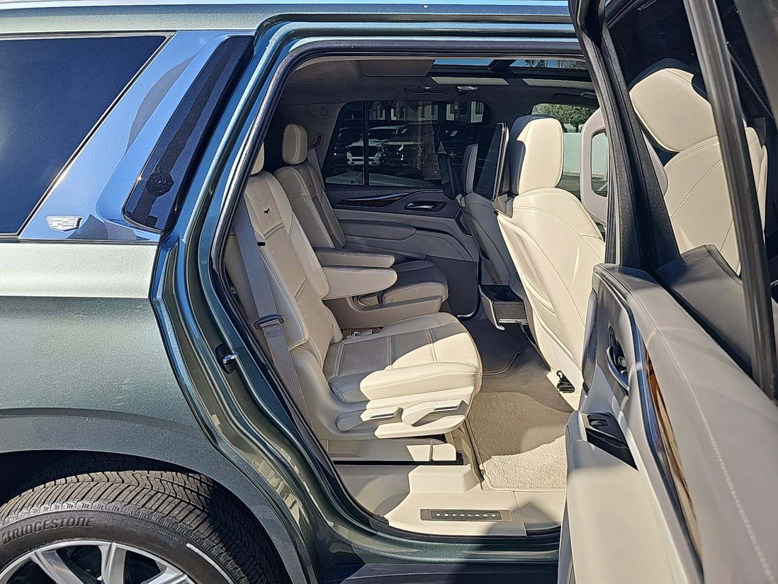 2024 Cadillac Escalade Premium Luxury Platinum AWD