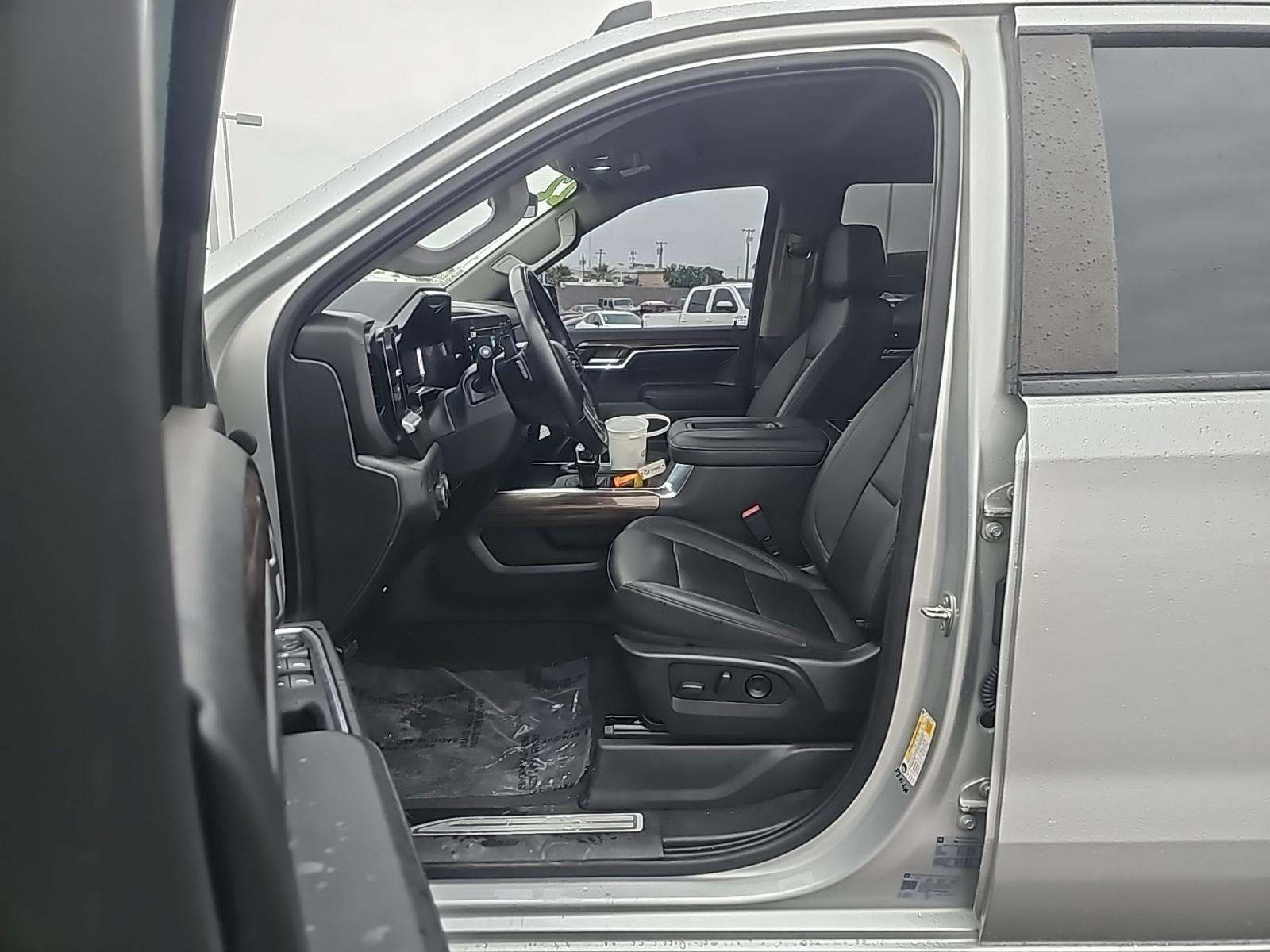 2022 Chevrolet Silverado 1500 RST AWD