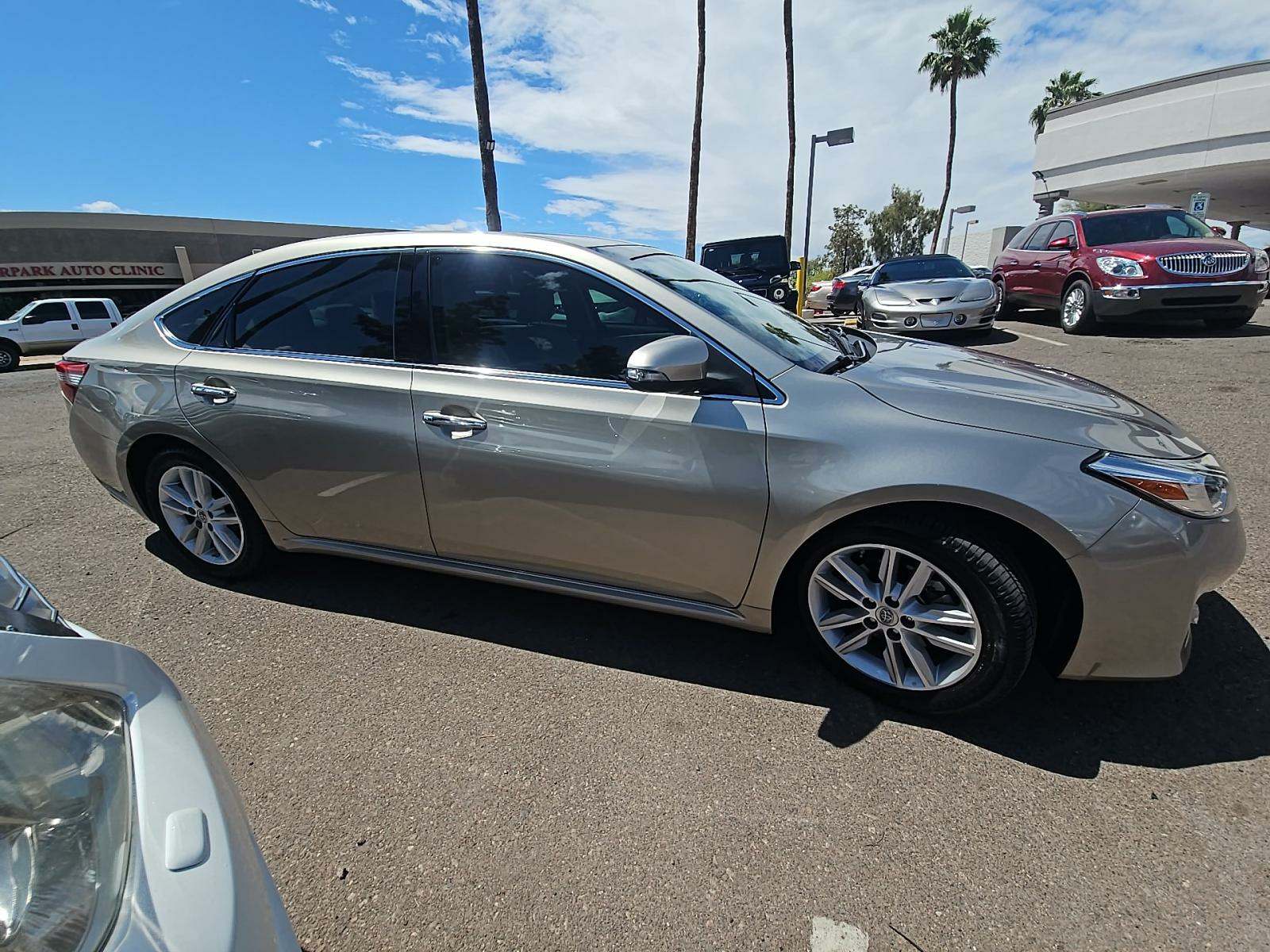 2015 Toyota Avalon XLE FWD