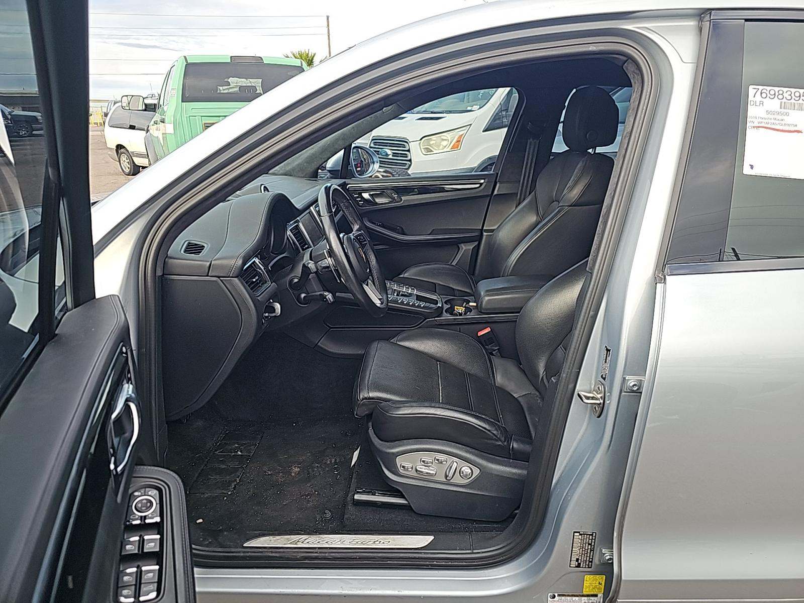 2016 Porsche Macan Turbo AWD