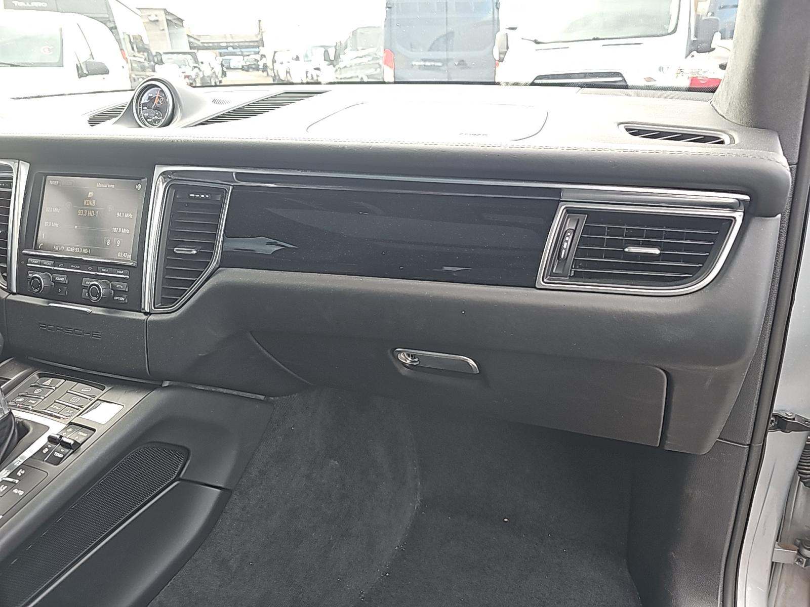 2016 Porsche Macan Turbo AWD