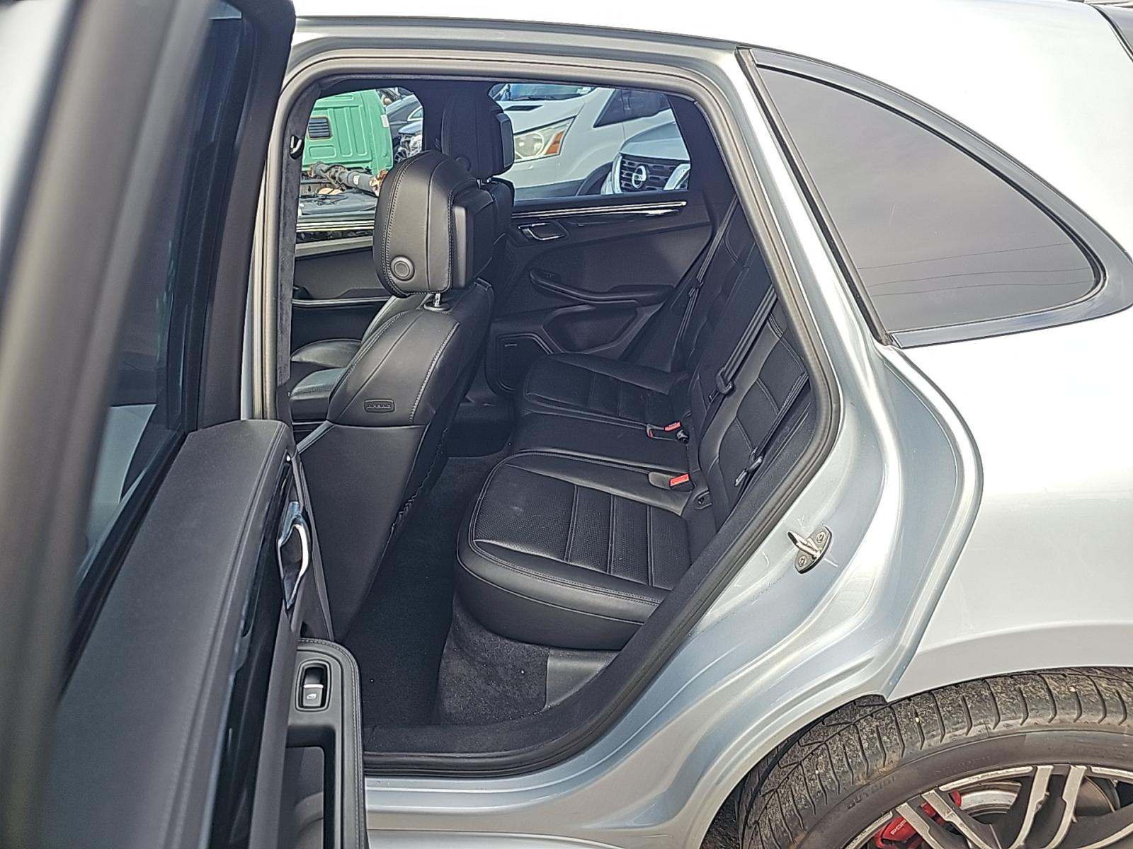 2016 Porsche Macan Turbo AWD