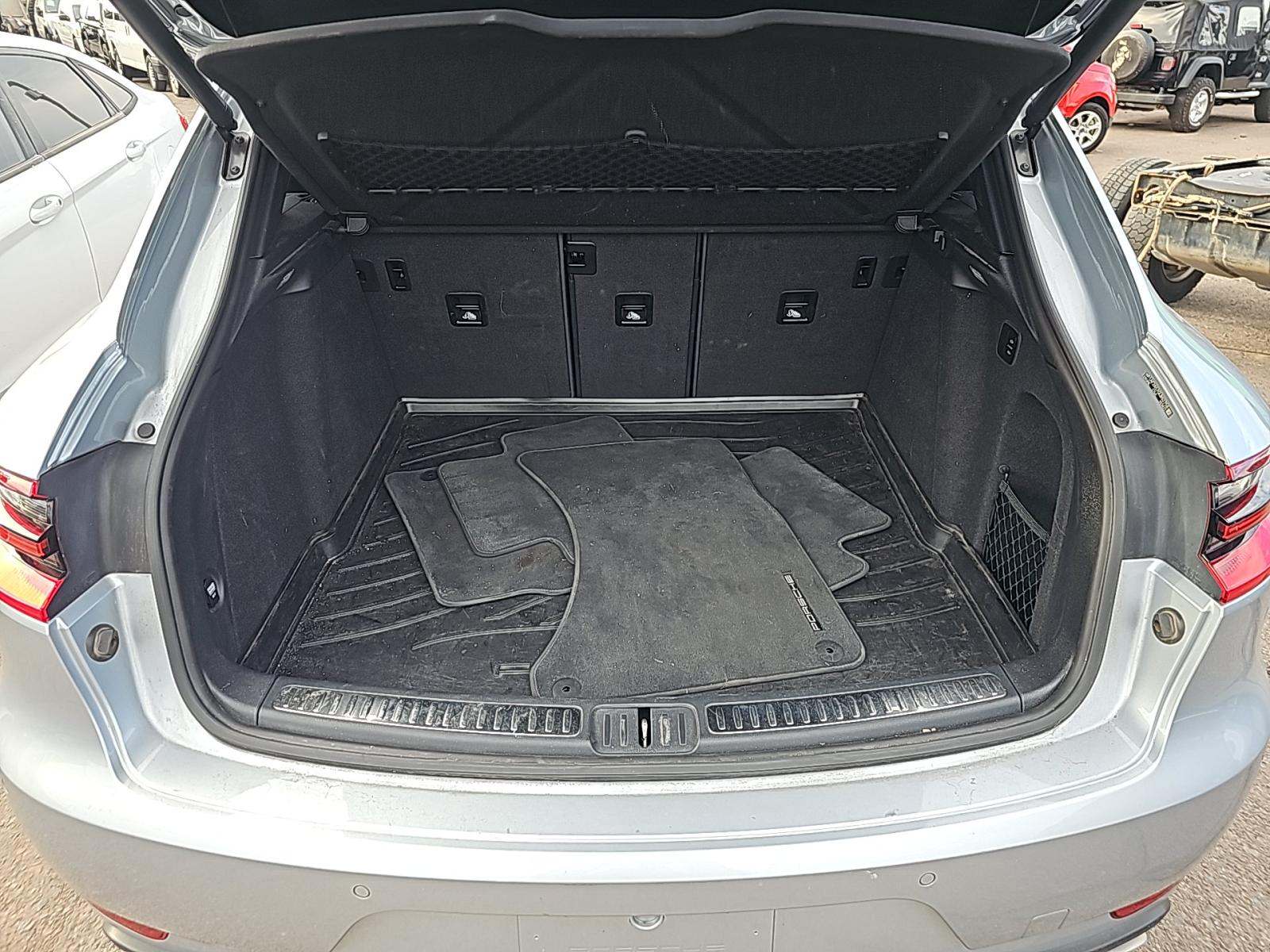 2016 Porsche Macan Turbo AWD