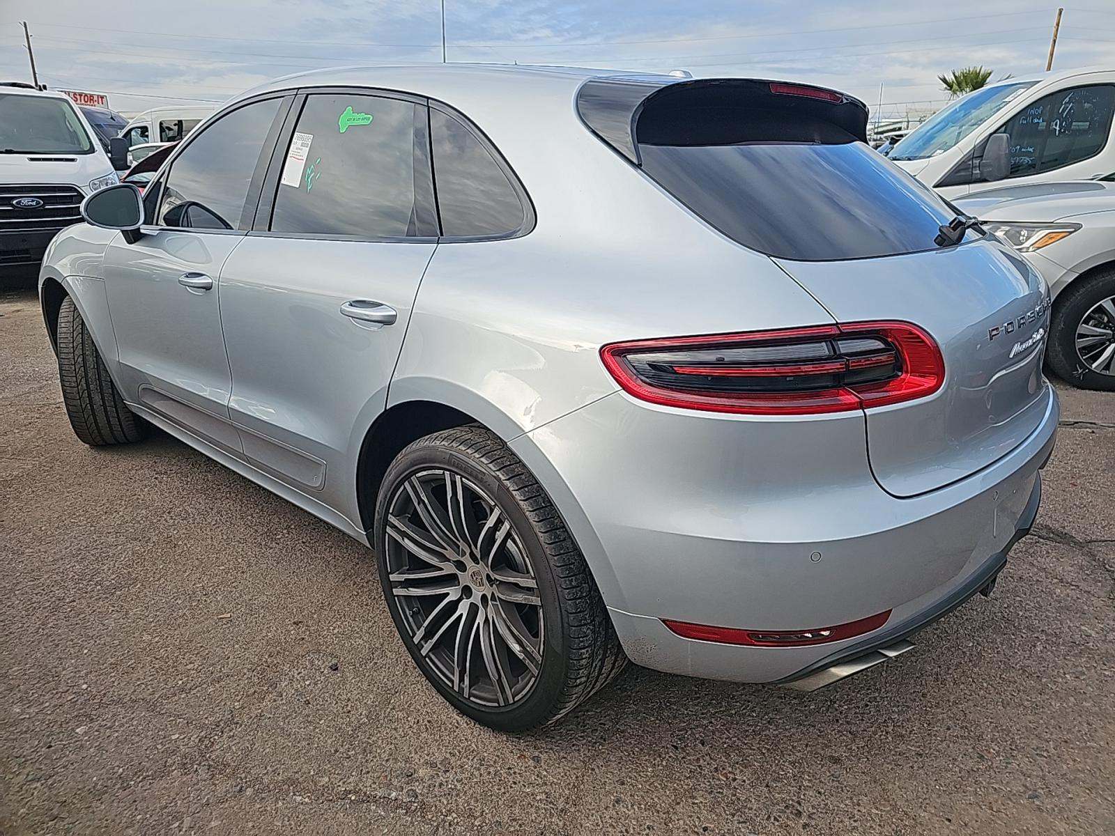 2016 Porsche Macan Turbo AWD