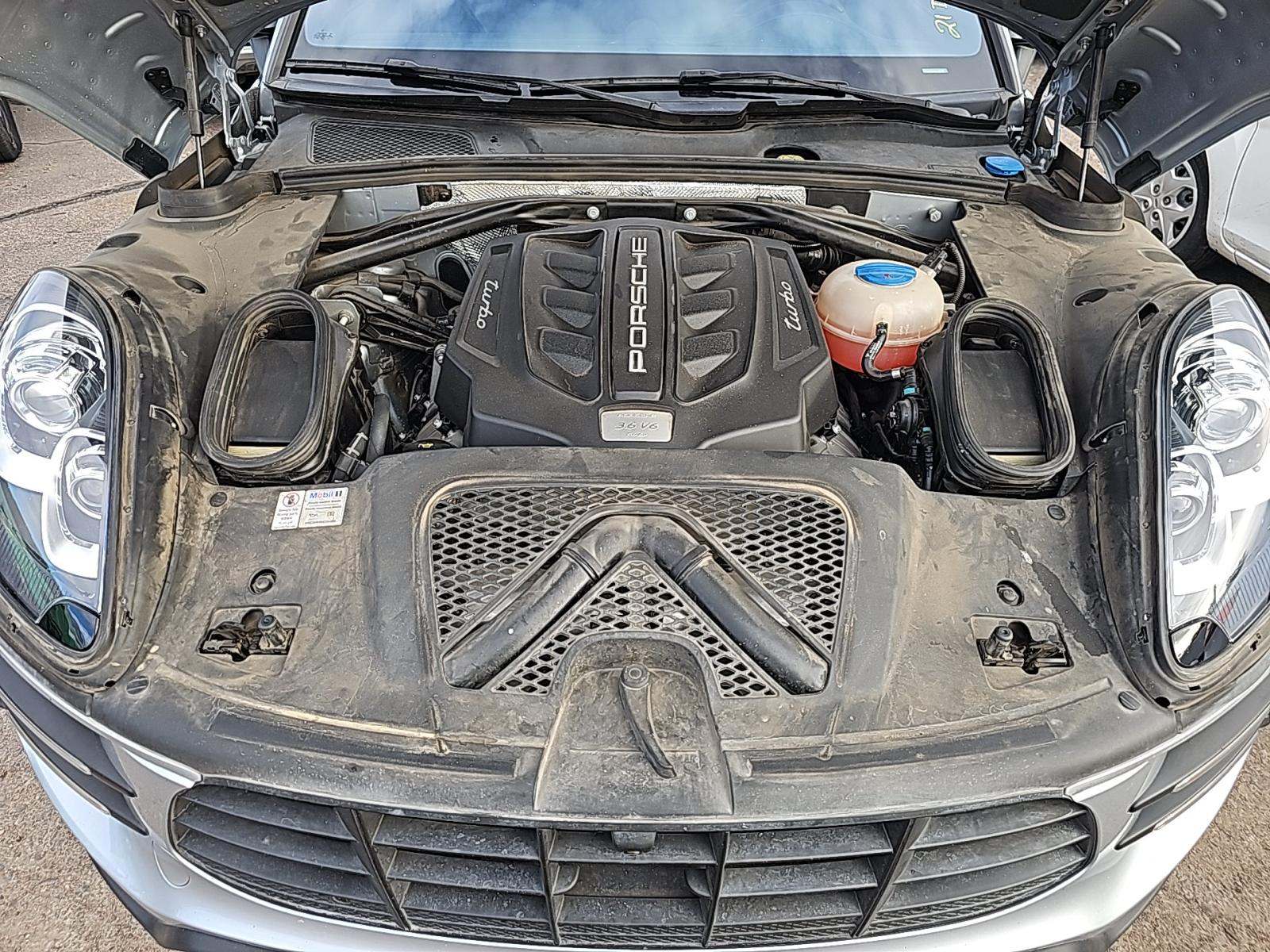 2016 Porsche Macan Turbo AWD