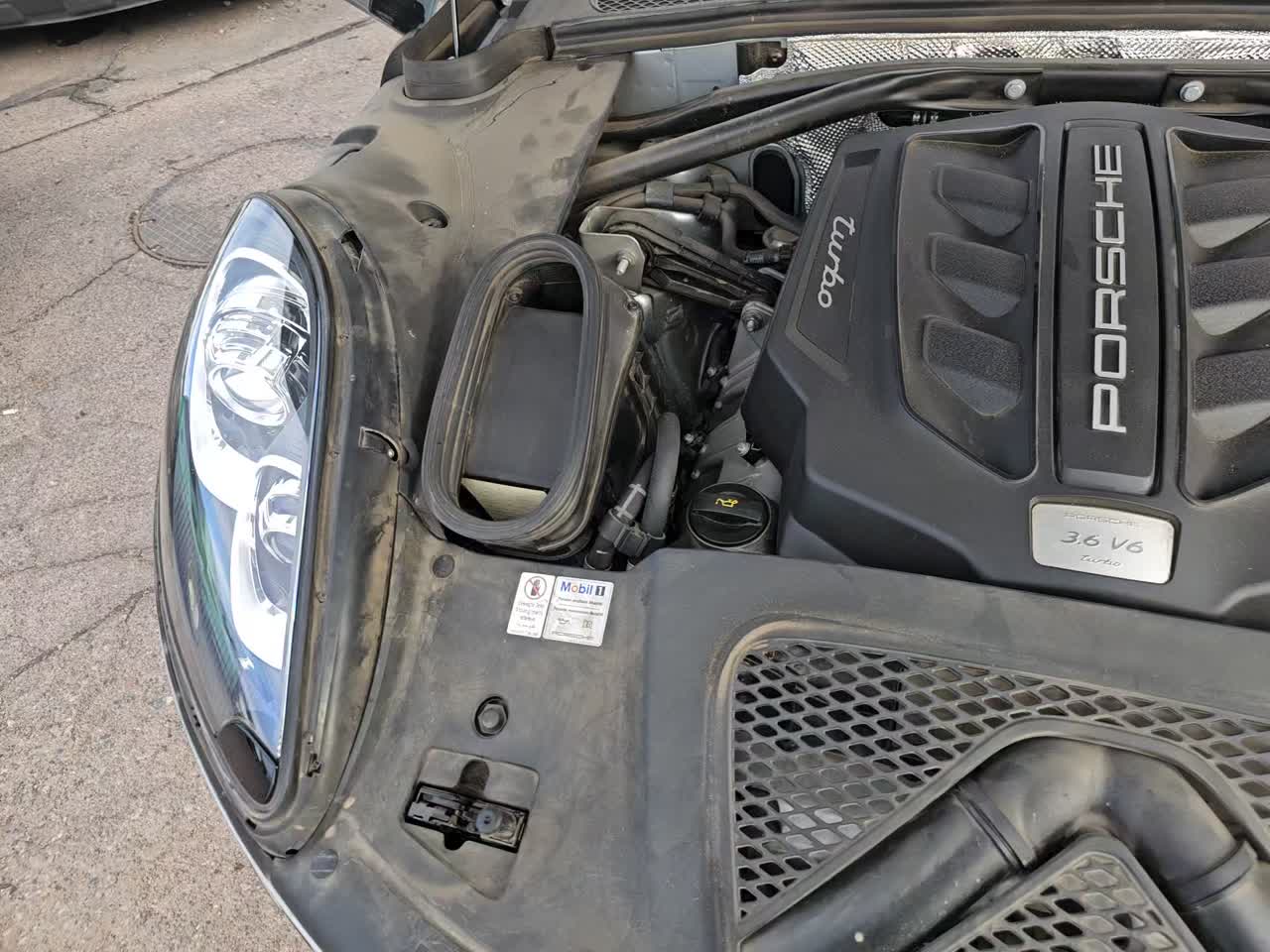 2016 Porsche Macan Turbo AWD