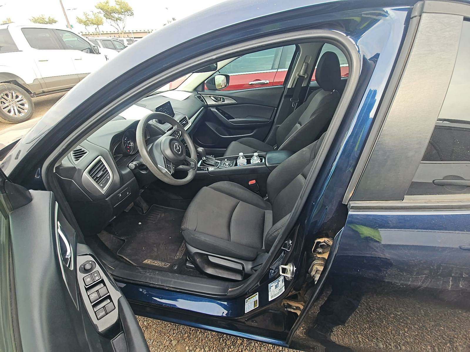 2018 MAZDA MAZDA3 Sport FWD