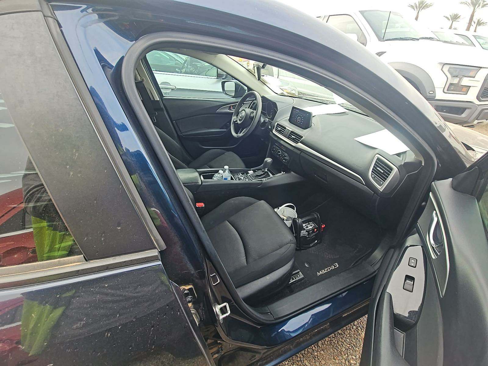 2018 MAZDA MAZDA3 Sport FWD