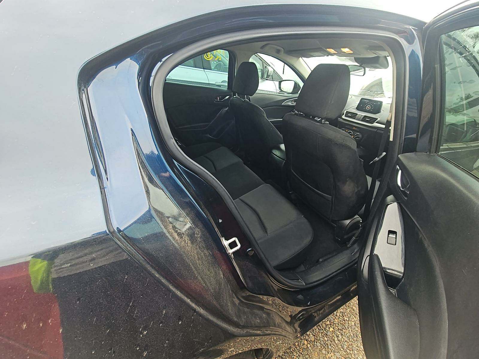 2018 MAZDA MAZDA3 Sport FWD