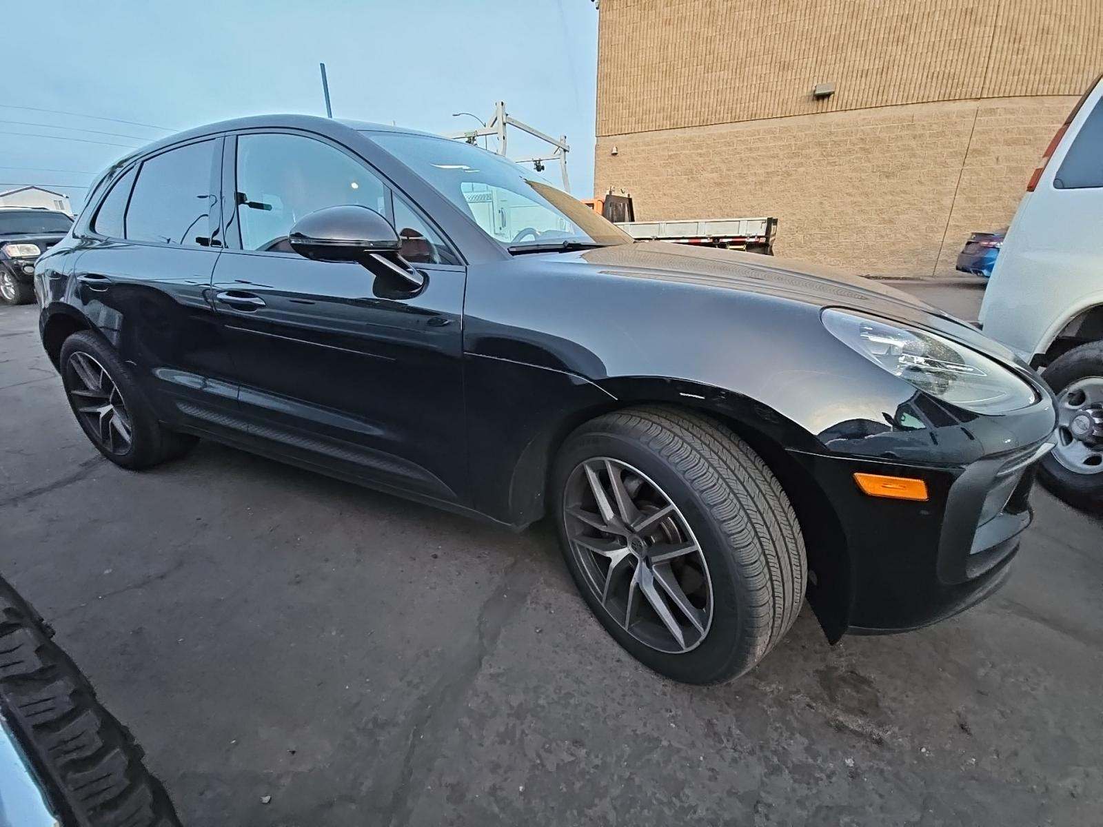 2024 Porsche Macan Base AWD