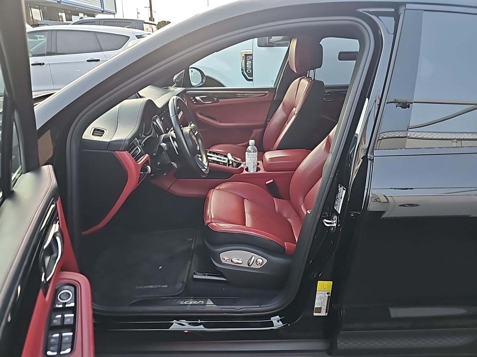 2024 Porsche Macan Base AWD