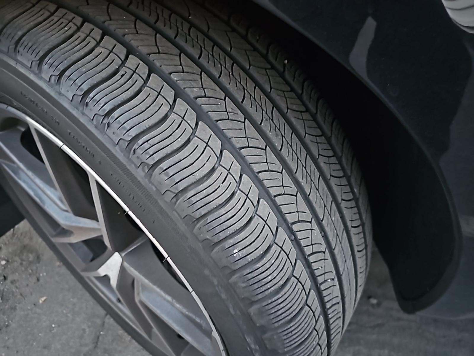 2024 Porsche Macan Base AWD