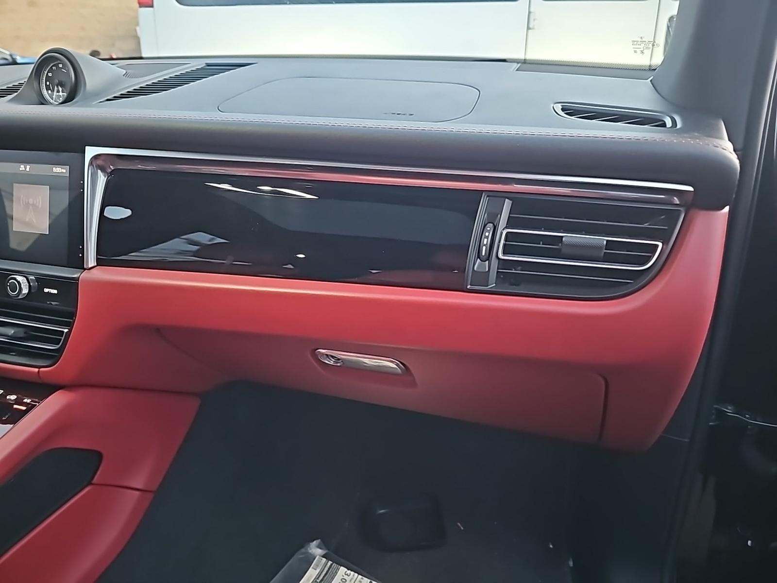 2024 Porsche Macan Base AWD