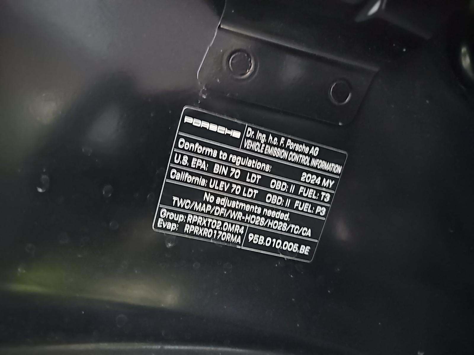 2024 Porsche Macan Base AWD