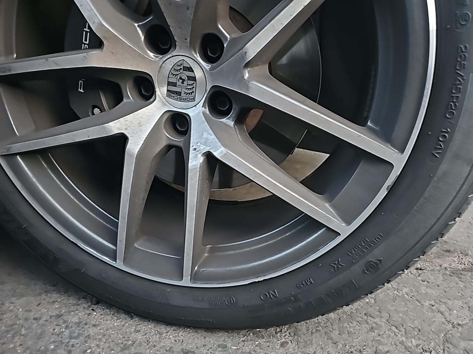 2024 Porsche Macan Base AWD