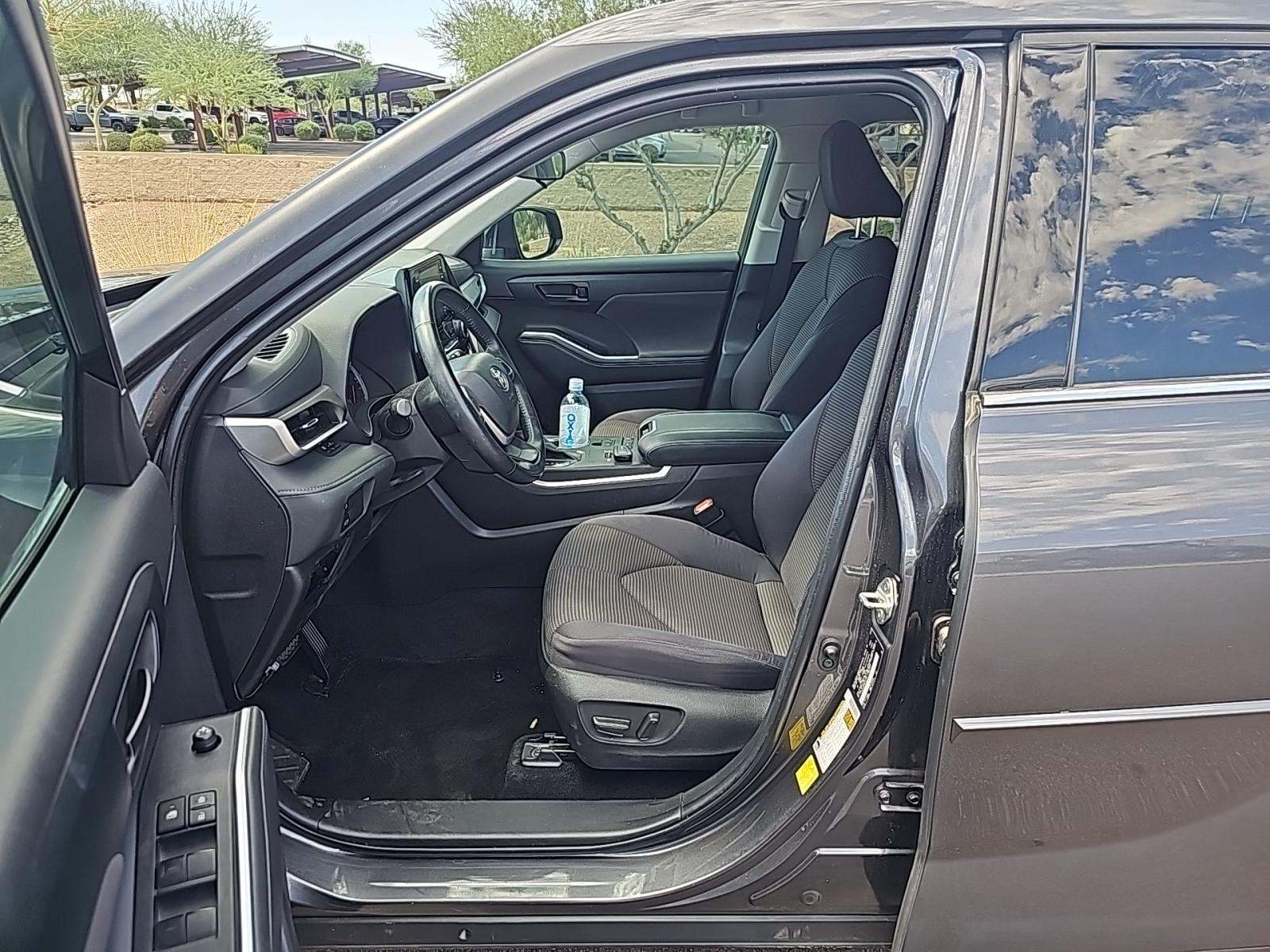 2022 Toyota Highlander LE FWD