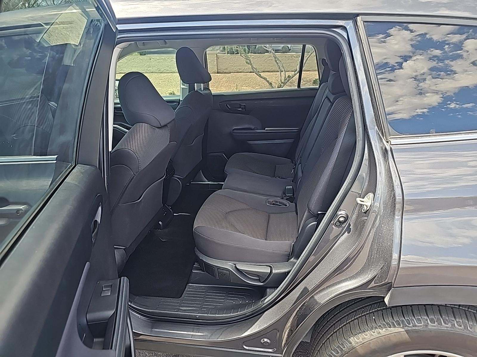 2022 Toyota Highlander LE FWD