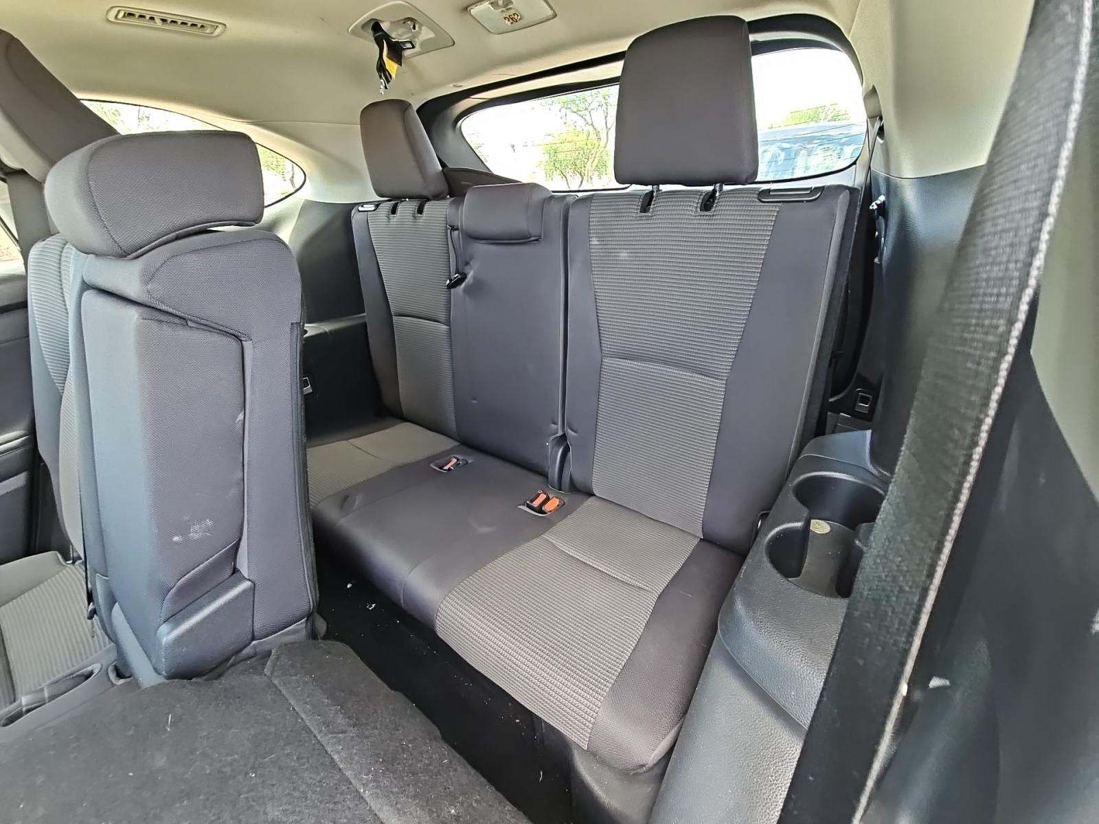 2022 Toyota Highlander LE FWD