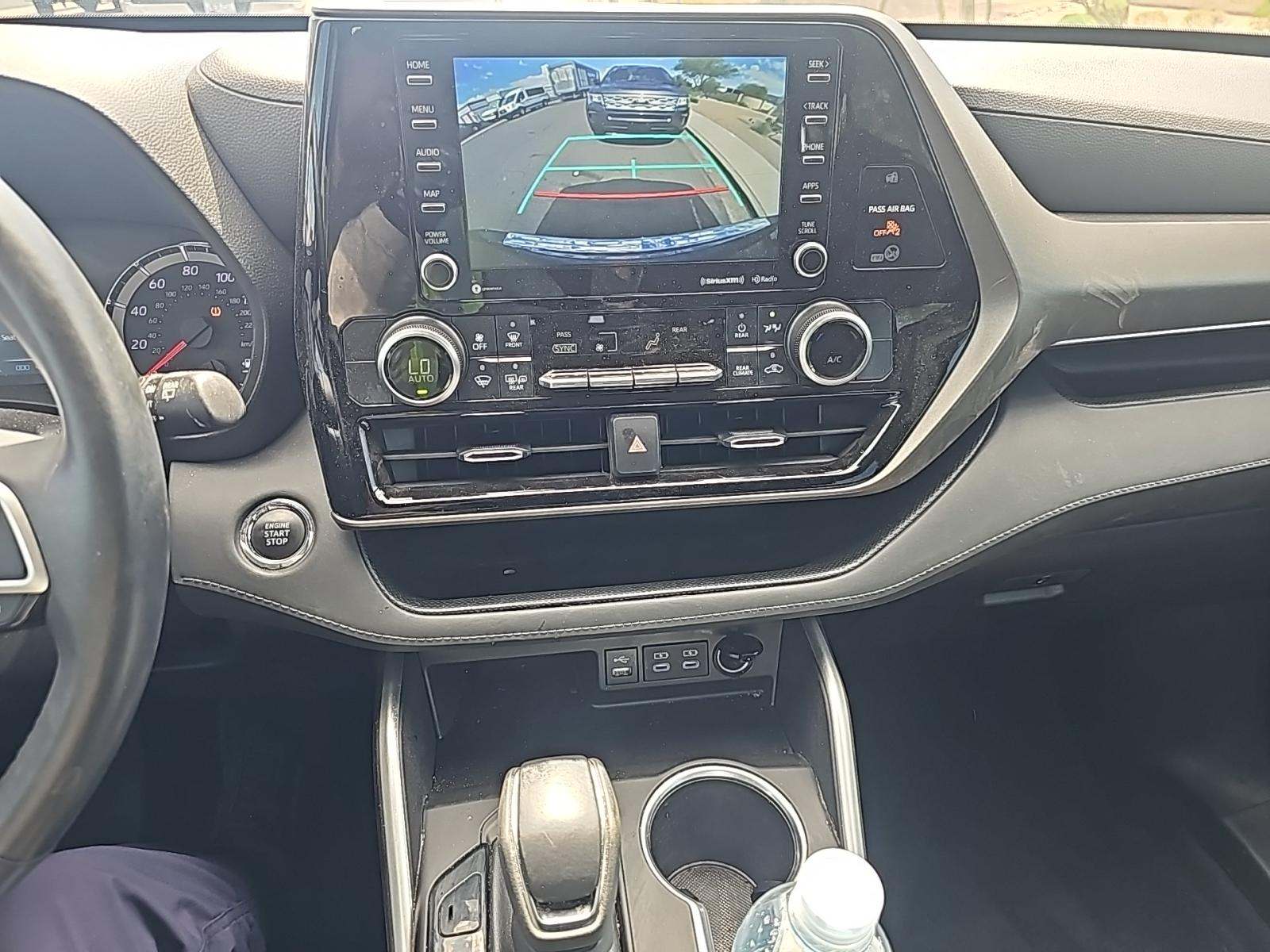 2022 Toyota Highlander LE FWD